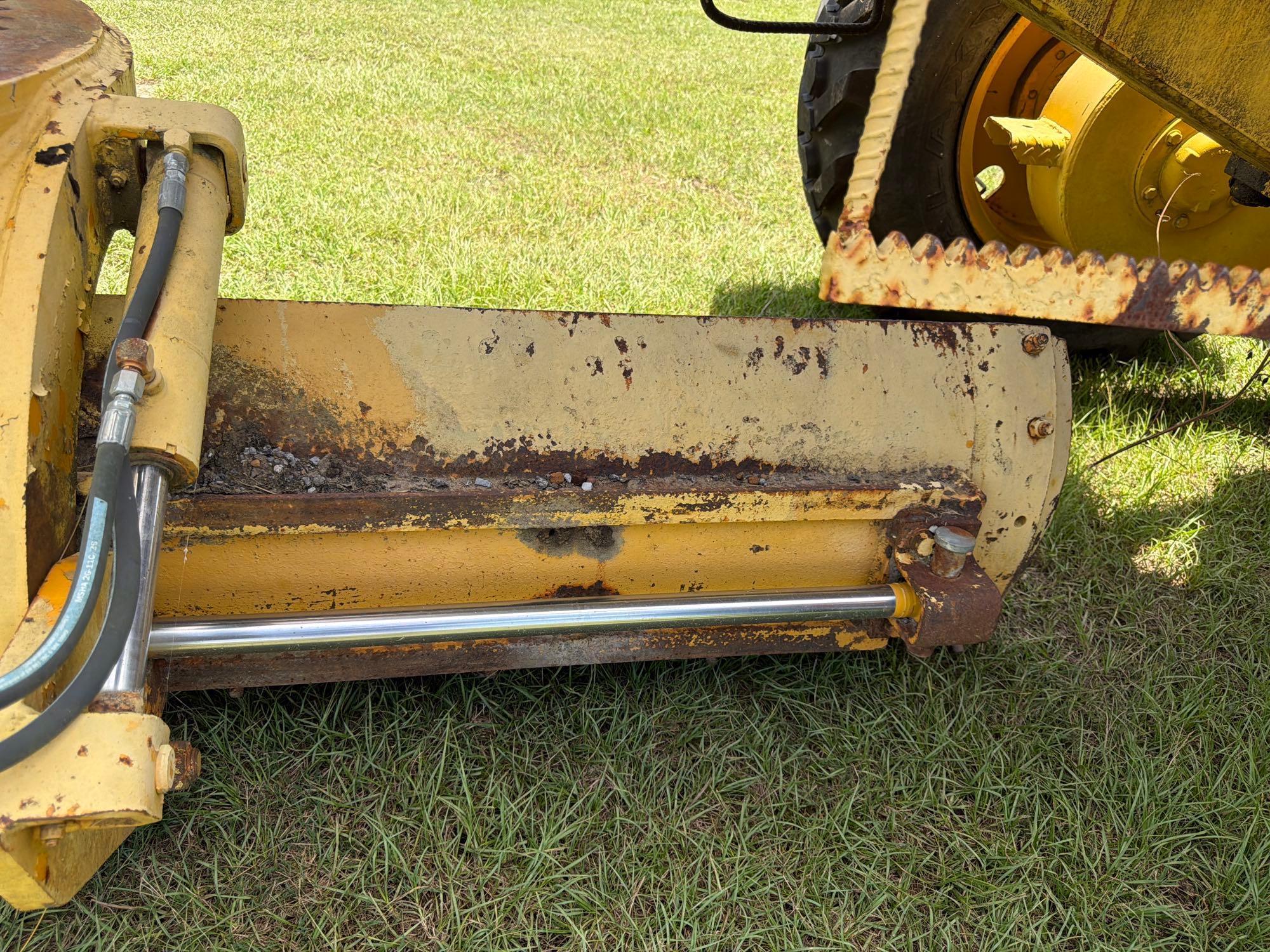 John Deere 570A