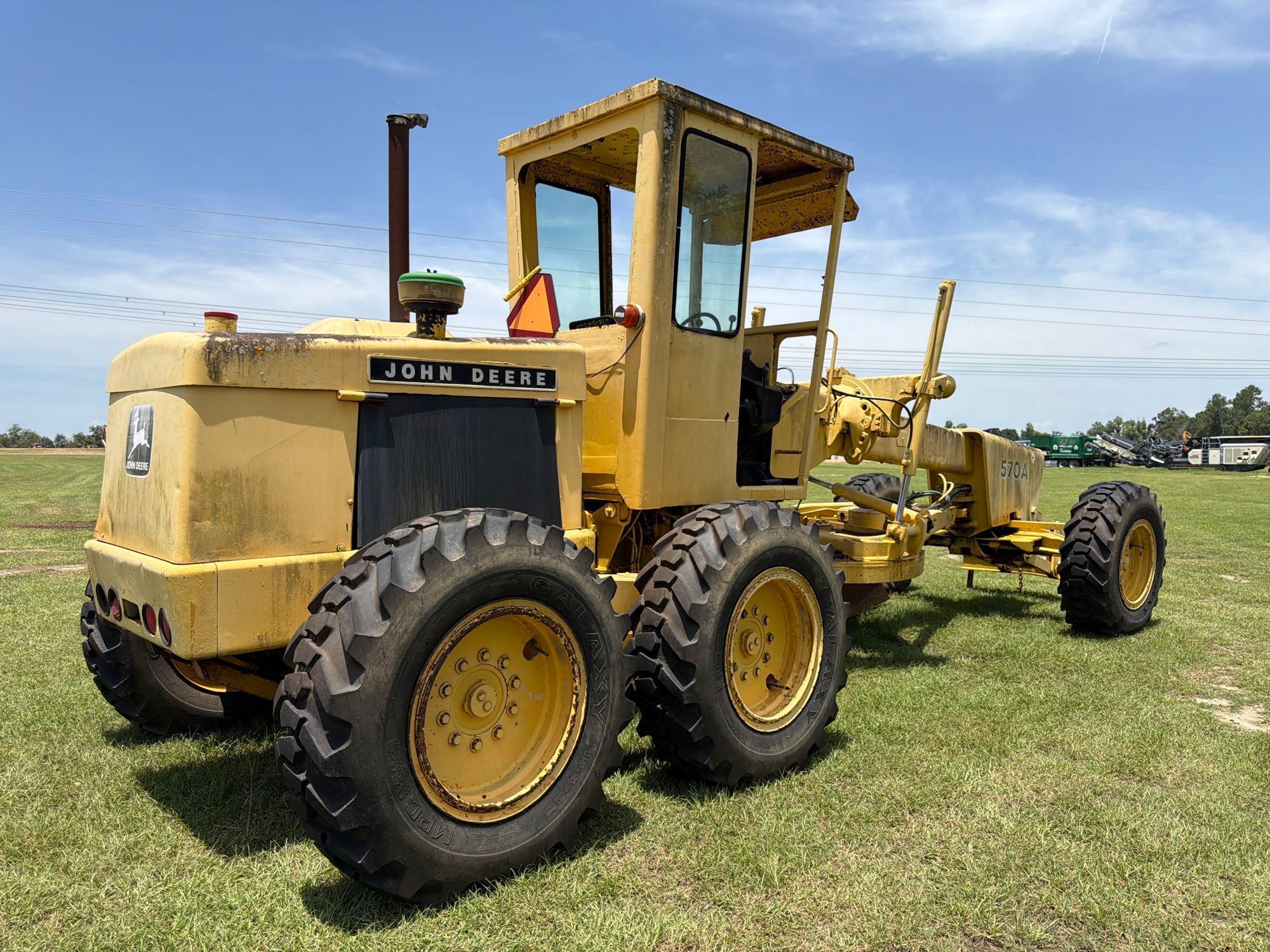John Deere 570A