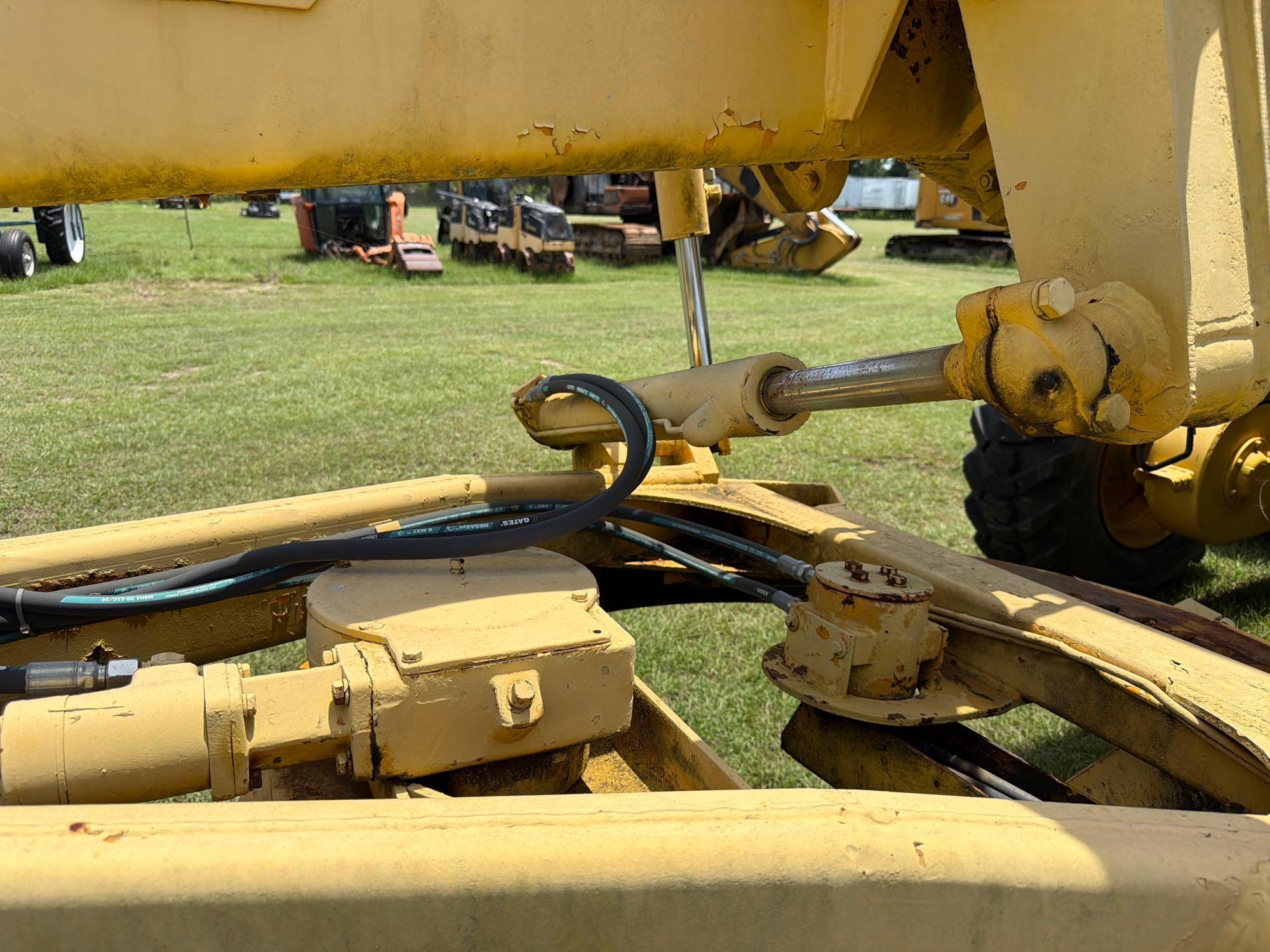 John Deere 570A