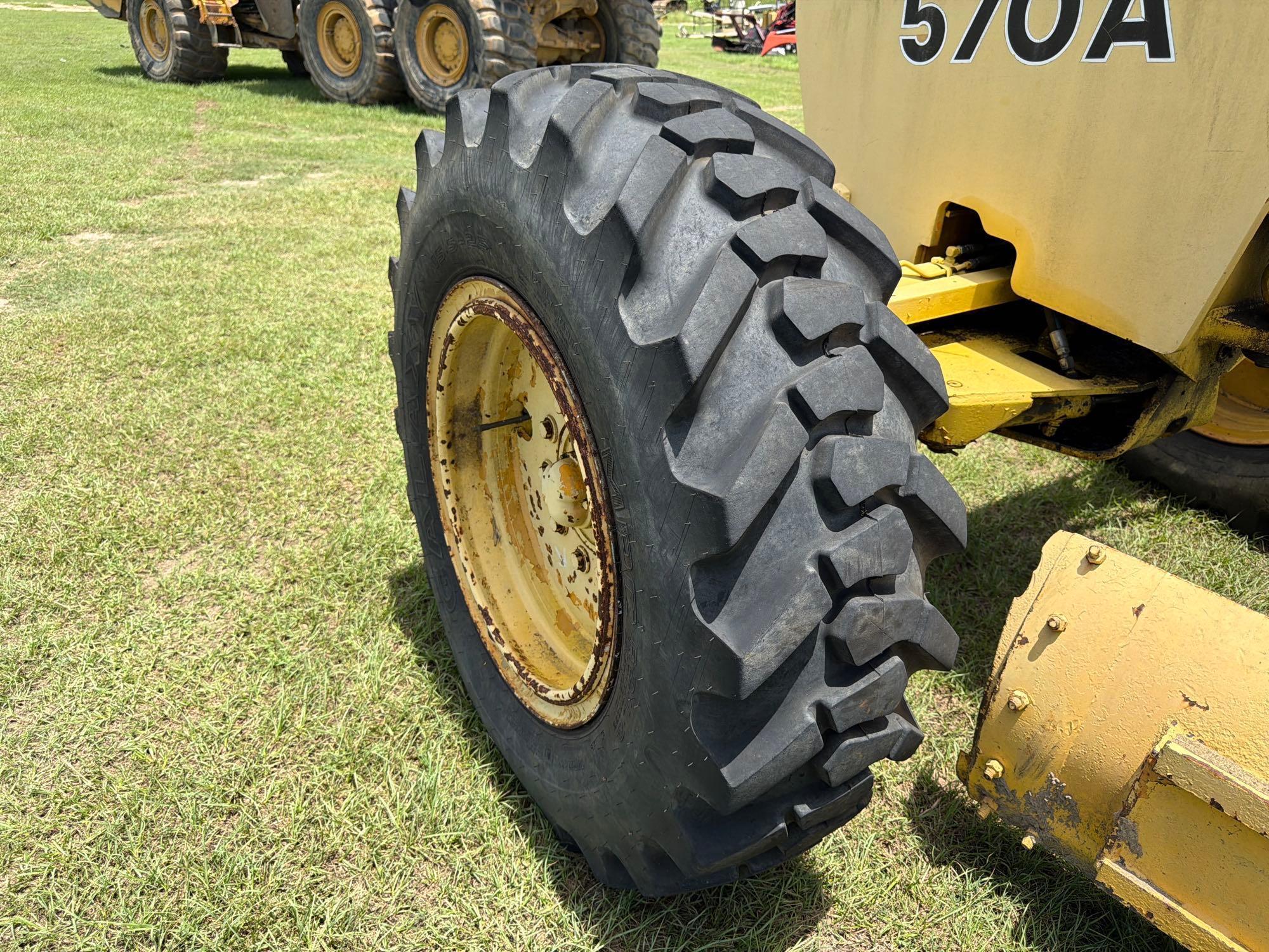 John Deere 570A