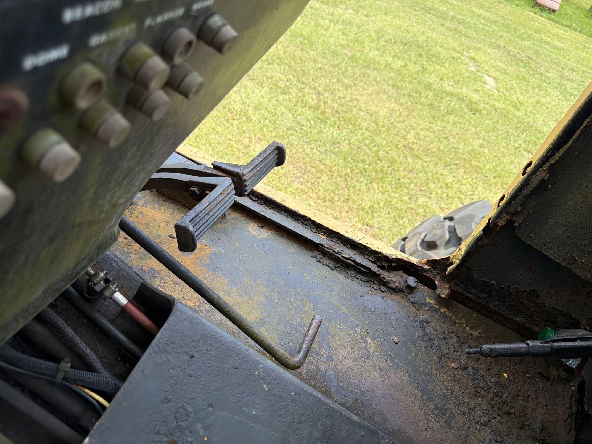 John Deere 570A