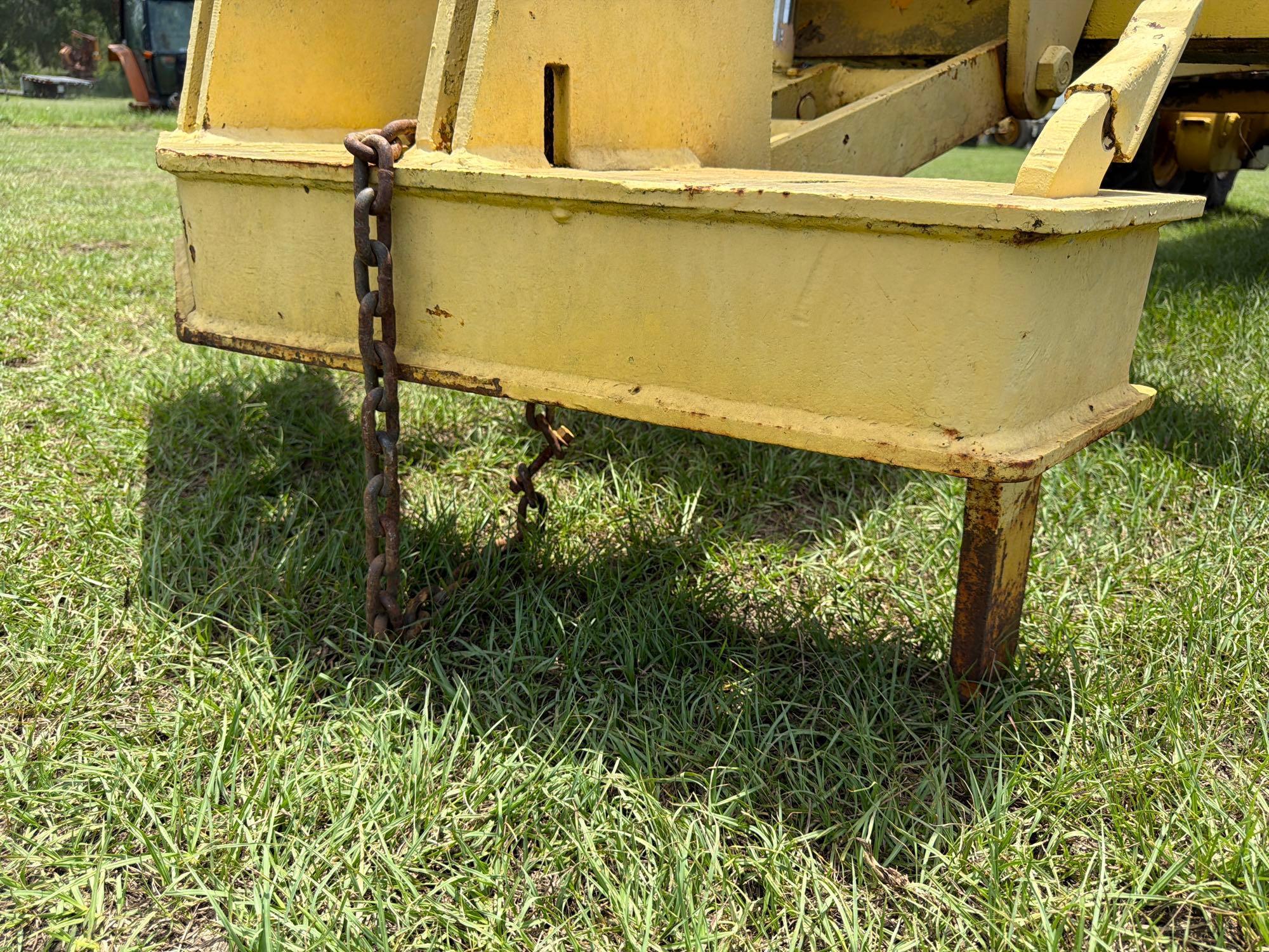 John Deere 570A