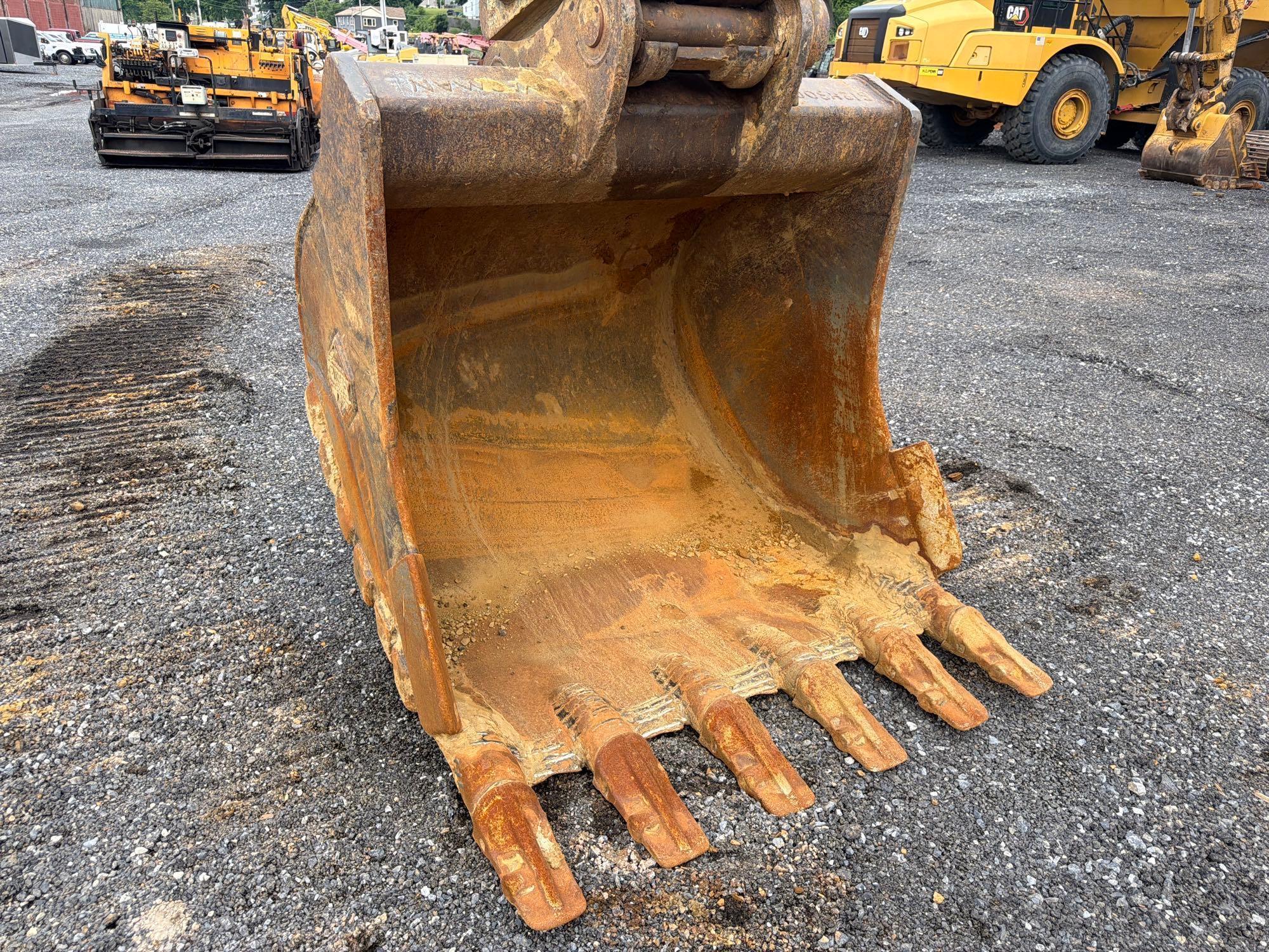 2014 Komatsu PC360LC-10