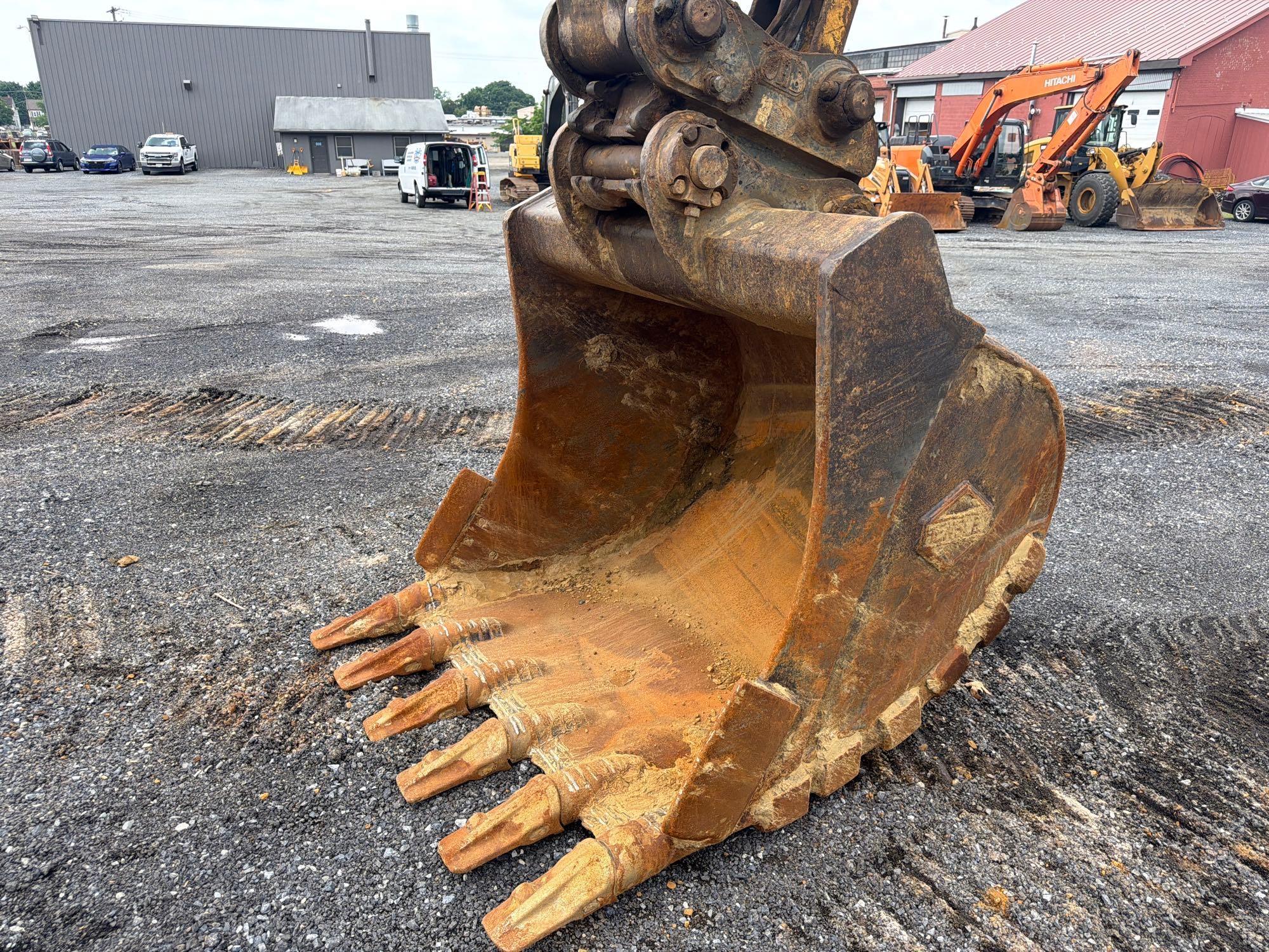 2014 Komatsu PC360LC-10