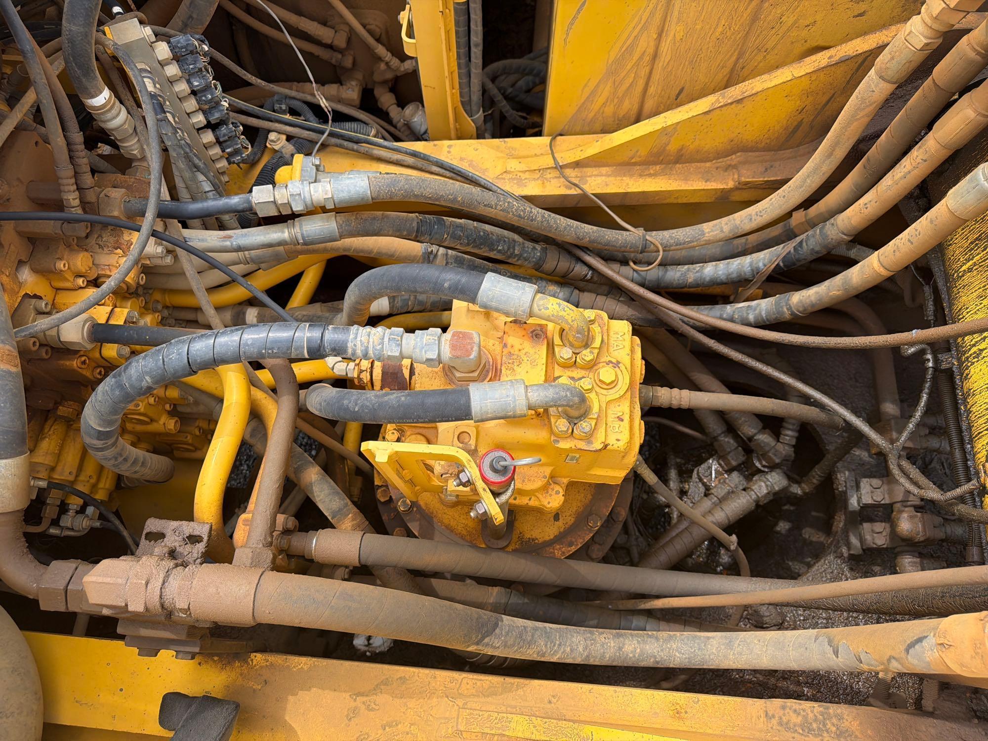 2014 Komatsu PC360LC-10