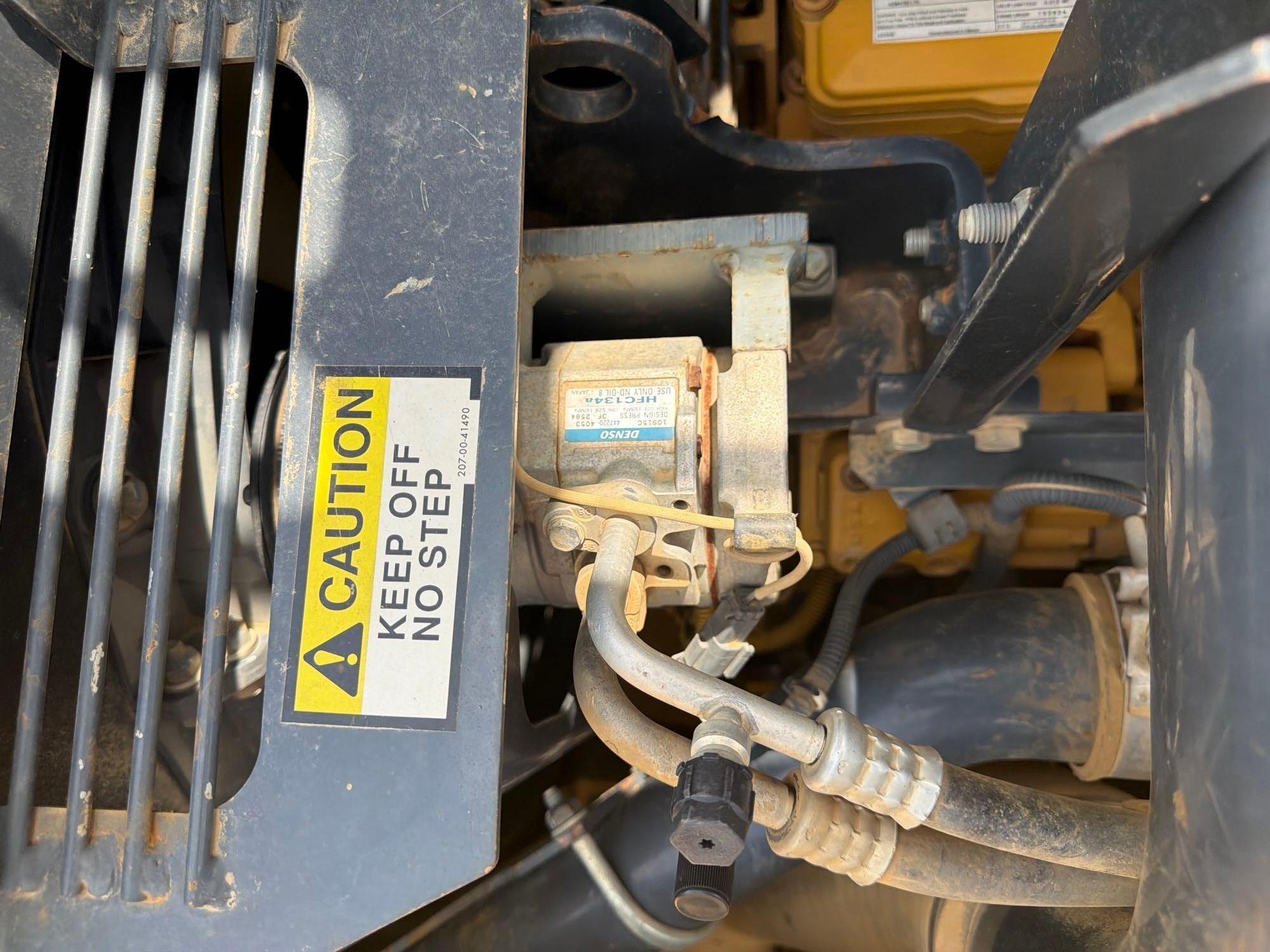 2014 Komatsu PC360LC-10