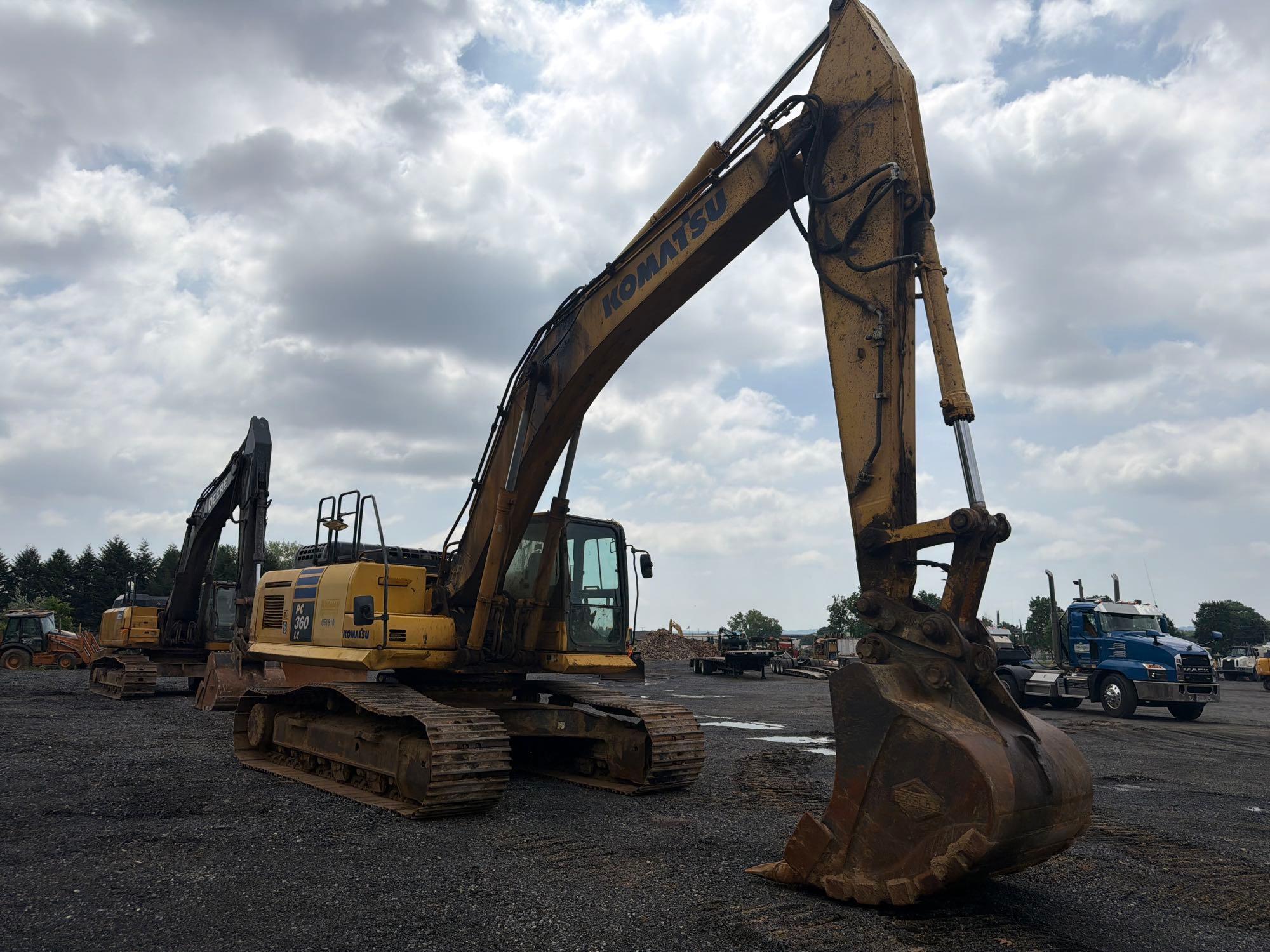 2014 Komatsu PC360LC-10