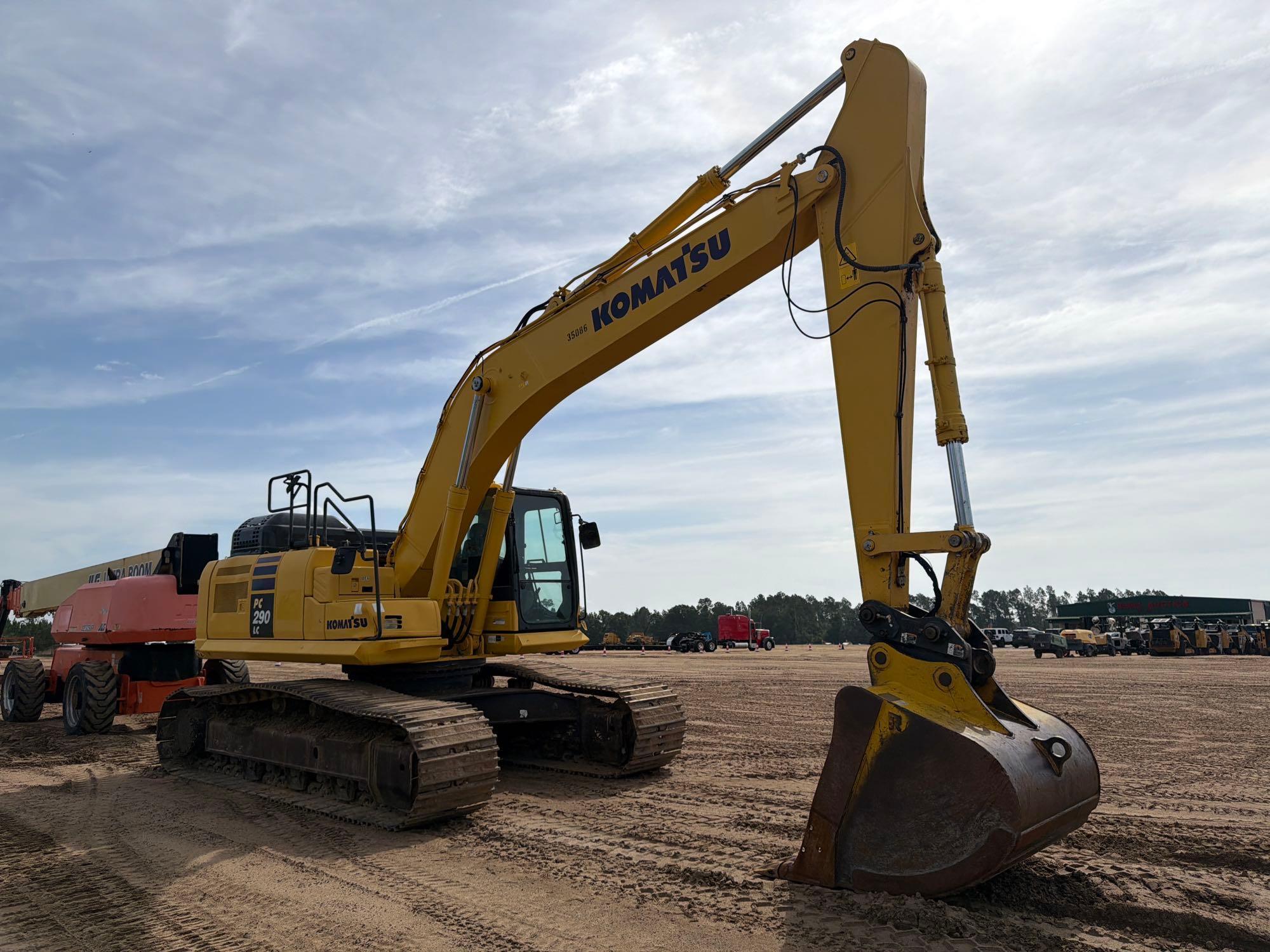 2019 Komatsu PC290LC-10