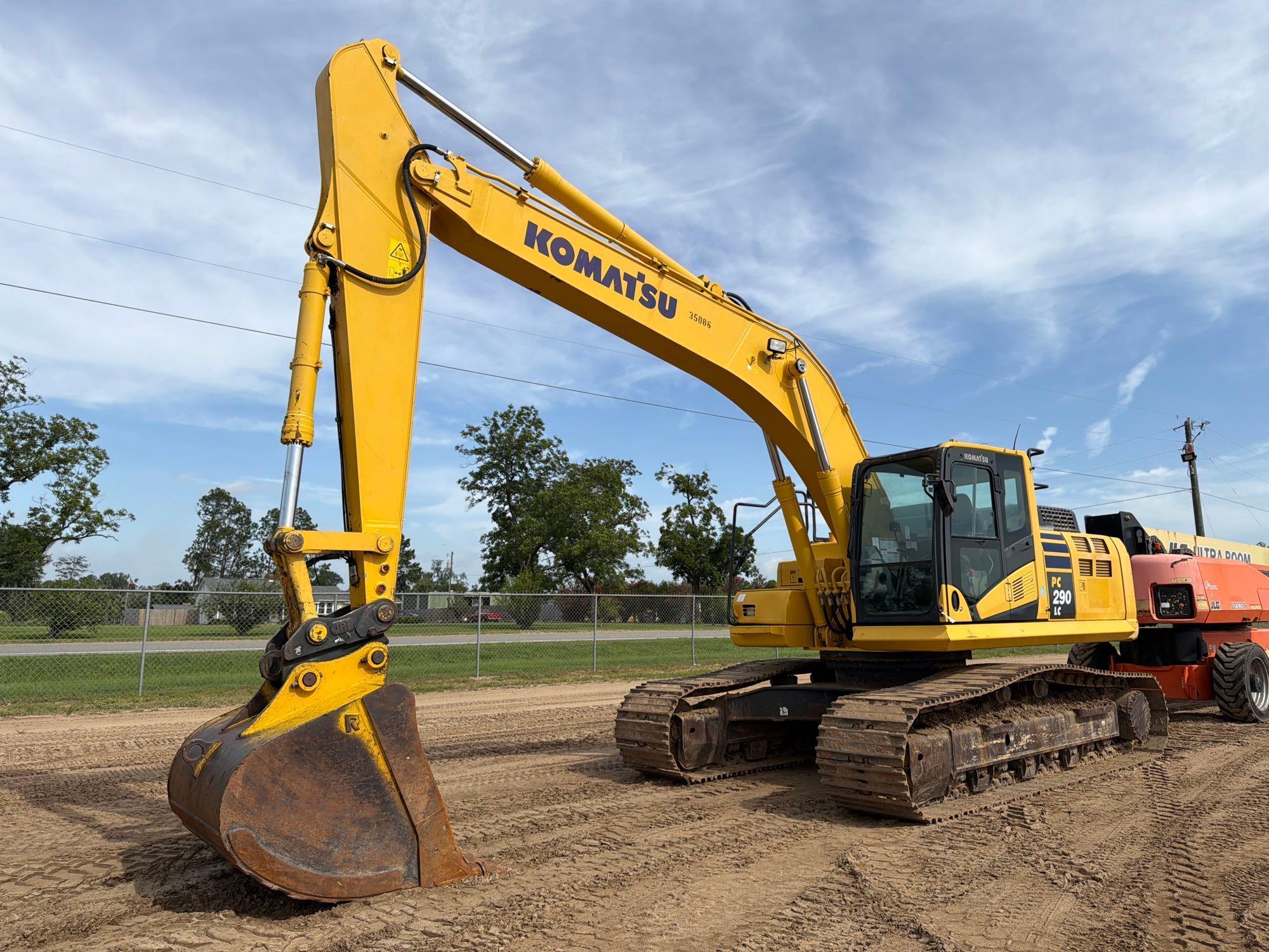 2019 Komatsu PC290LC-10