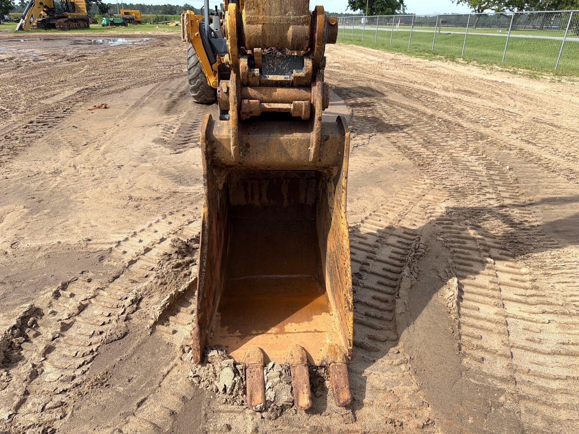 2007 Komatsu PC228USLC-3E0