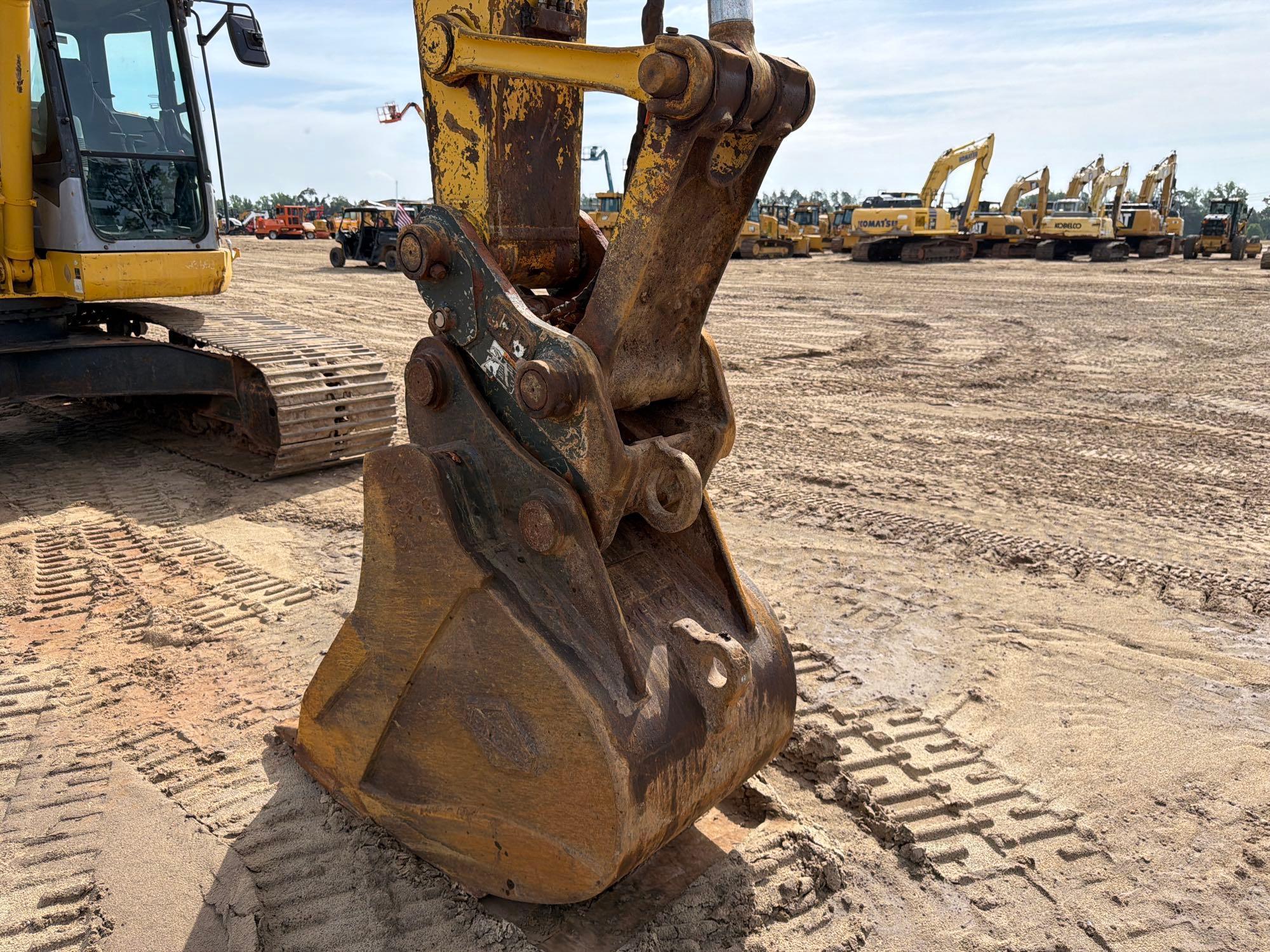2007 Komatsu PC228USLC-3E0