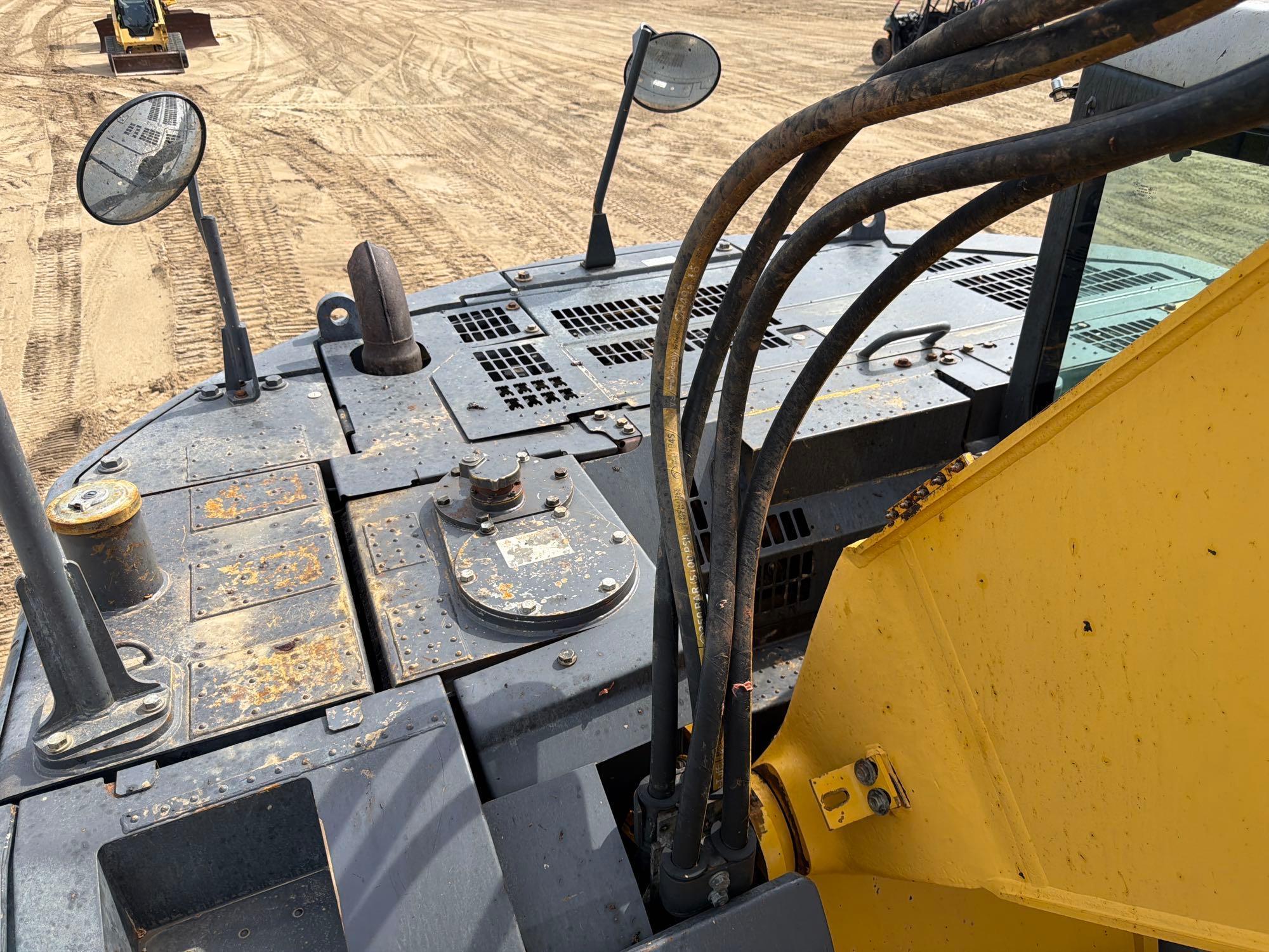 2007 Komatsu PC228USLC-3E0