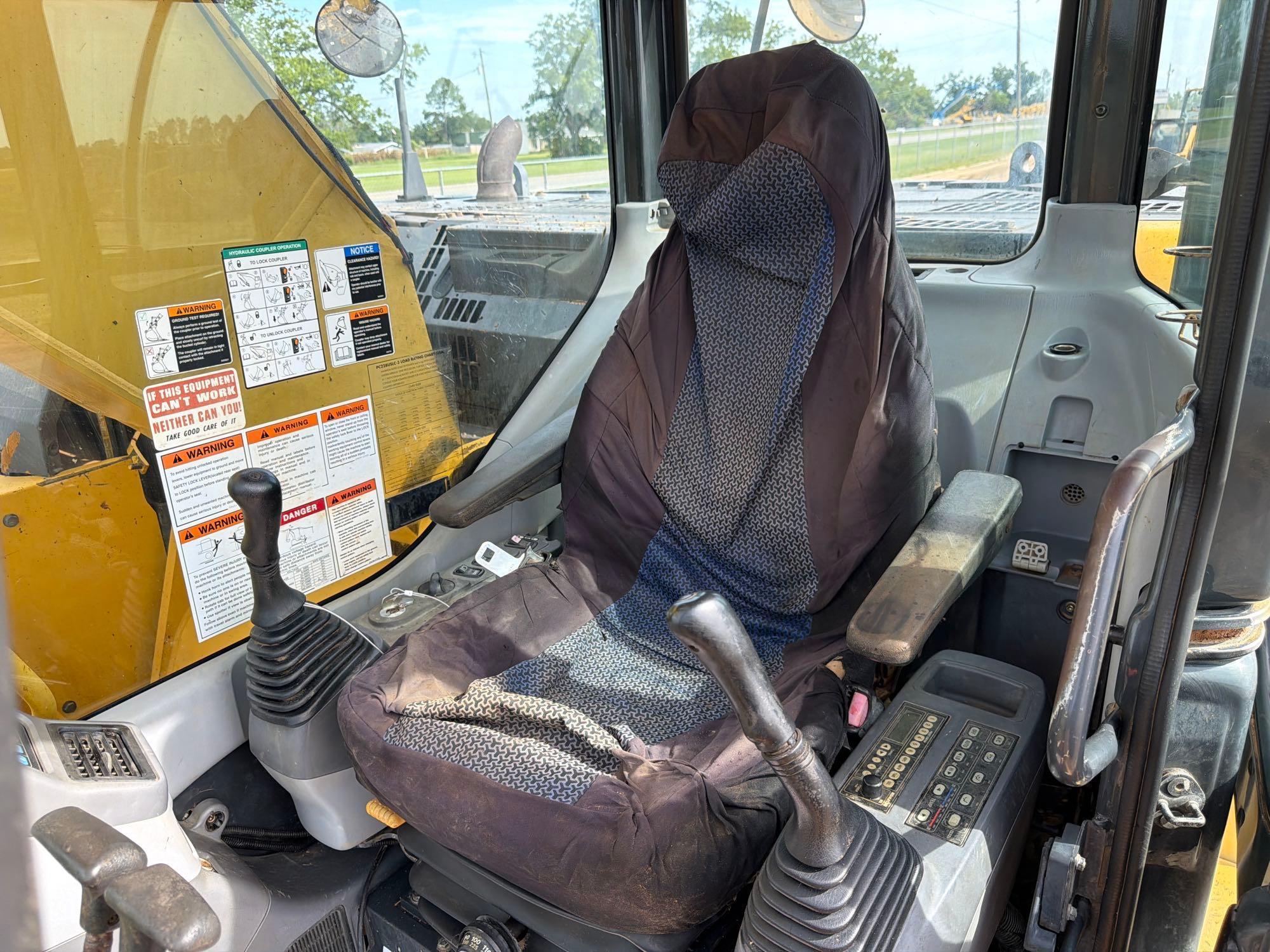 2007 Komatsu PC228USLC-3E0