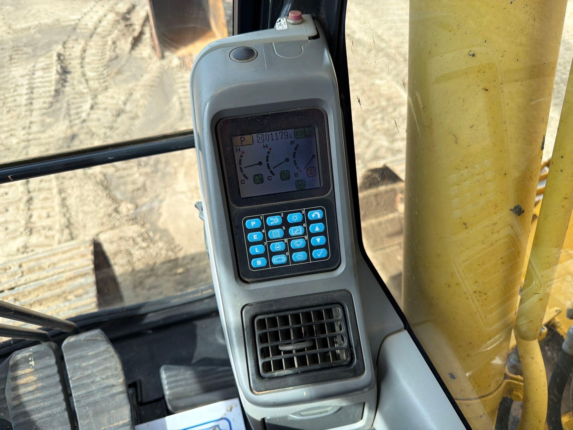 2007 Komatsu PC228USLC-3E0