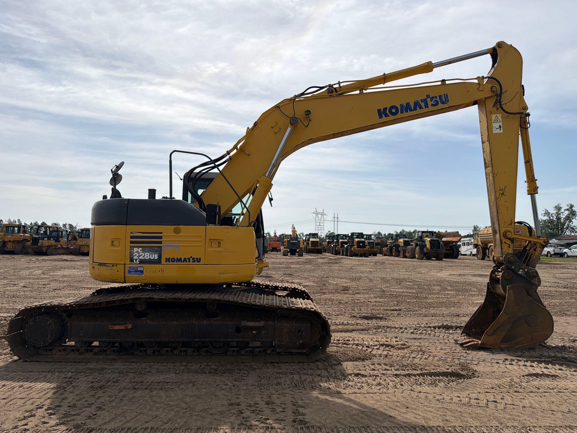 2007 Komatsu PC228USLC-3E0