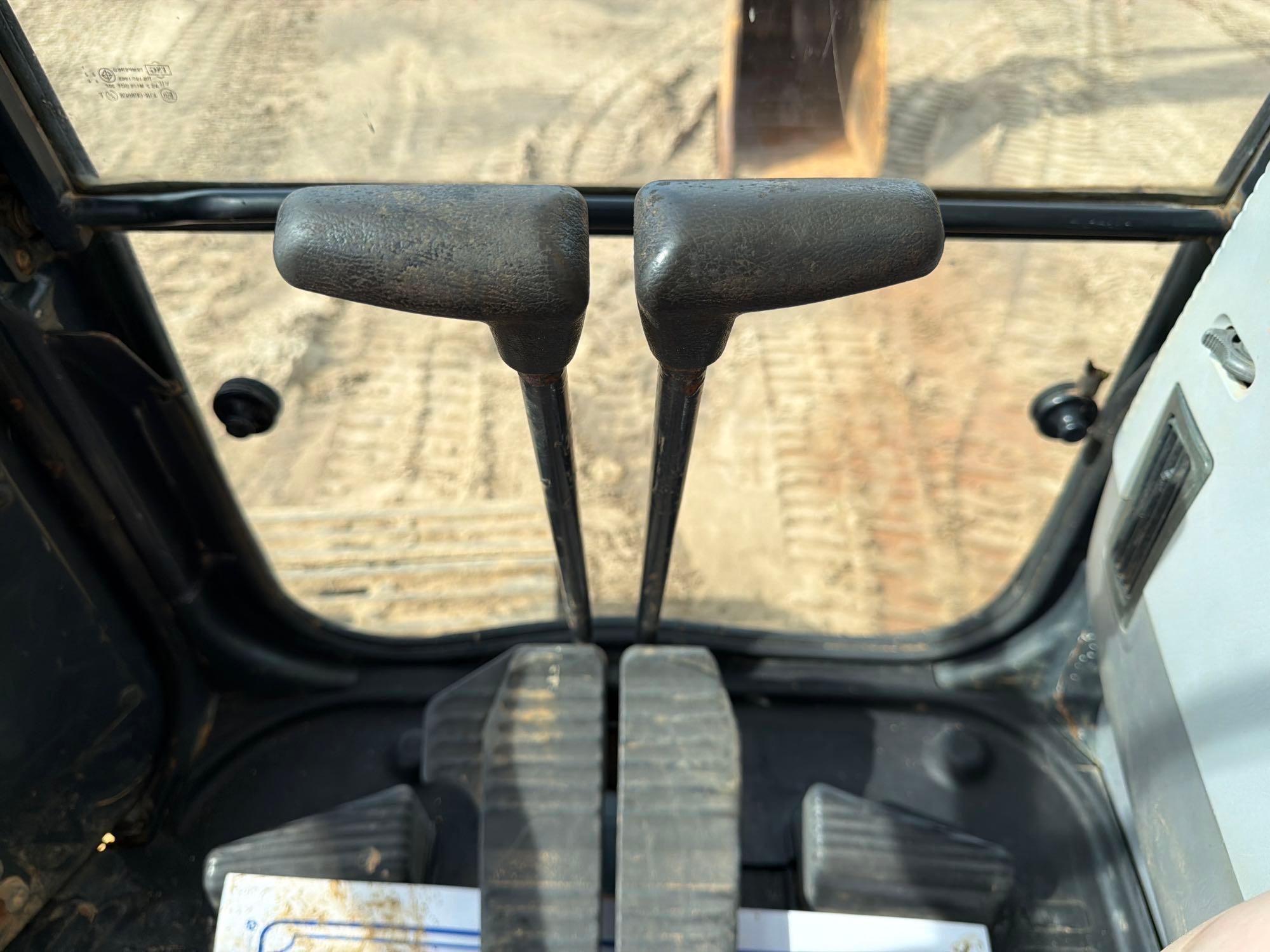 2007 Komatsu PC228USLC-3E0