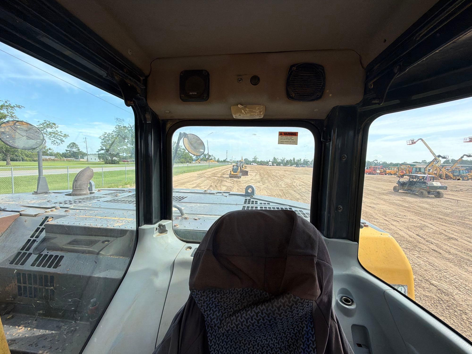 2007 Komatsu PC228USLC-3E0
