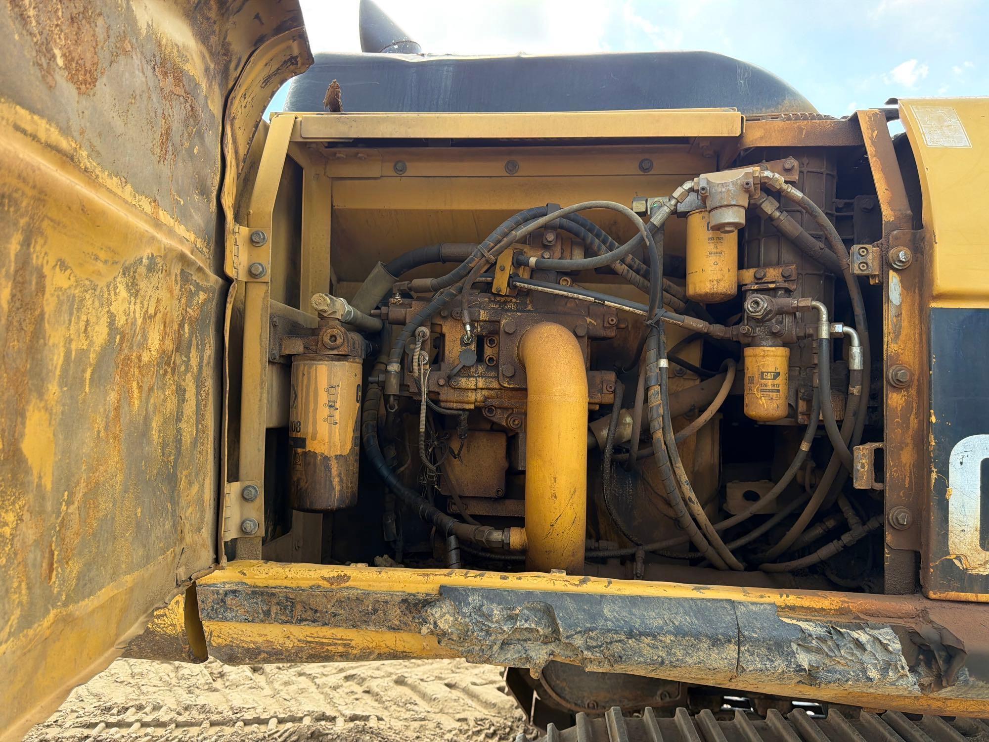 2003 Caterpillar 330C L