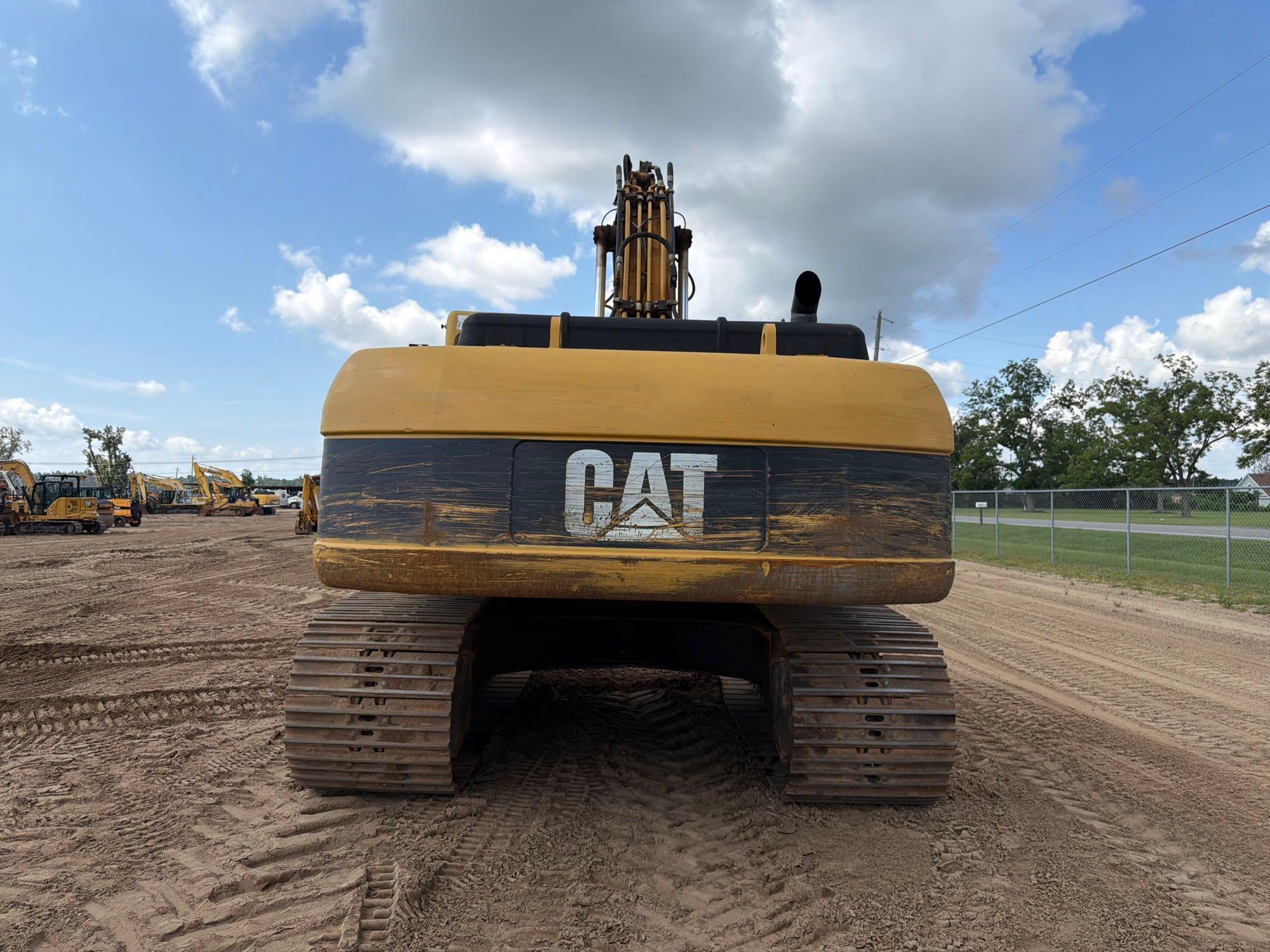 2003 Caterpillar 330C L