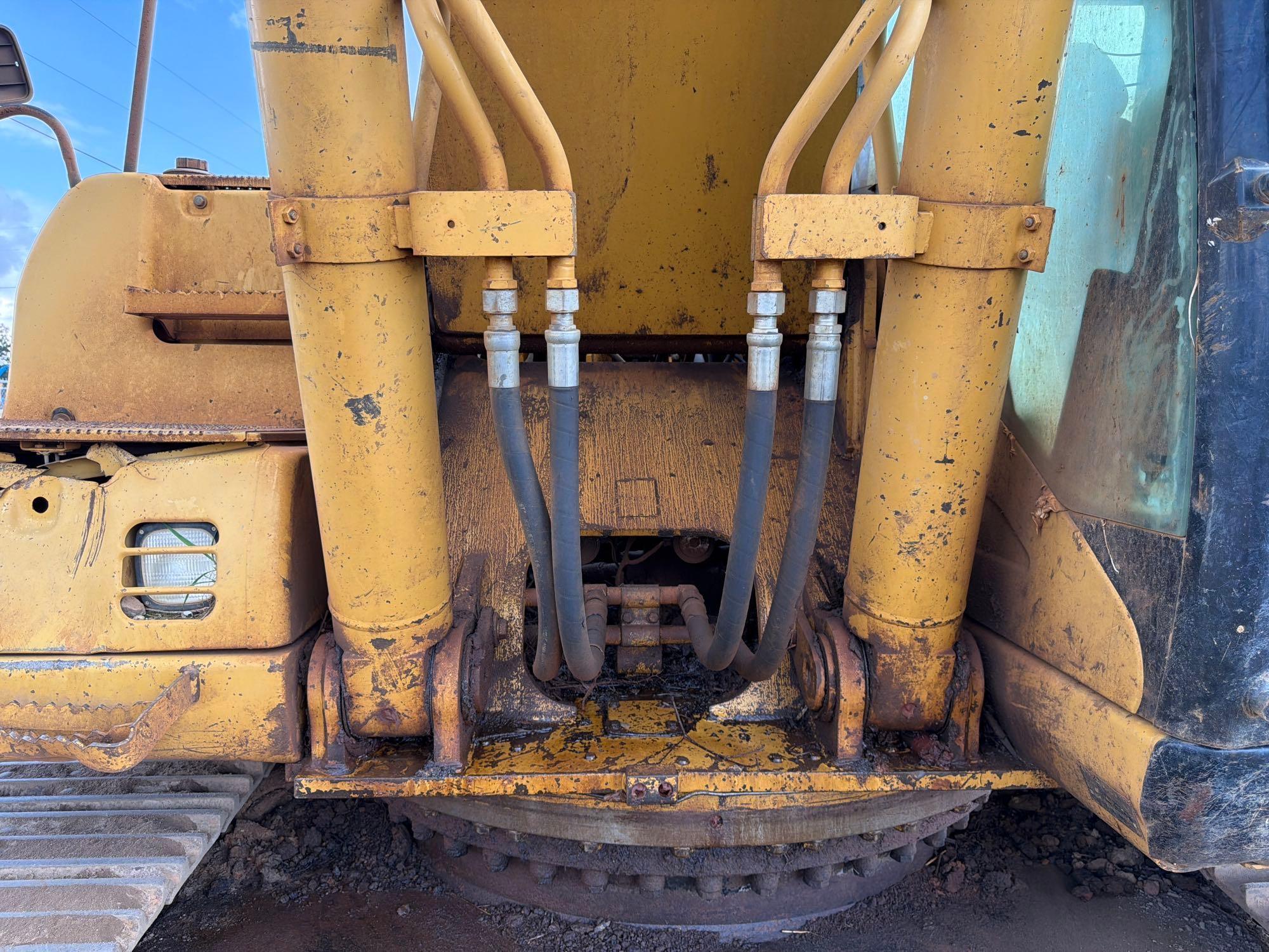 2003 Caterpillar 330C L