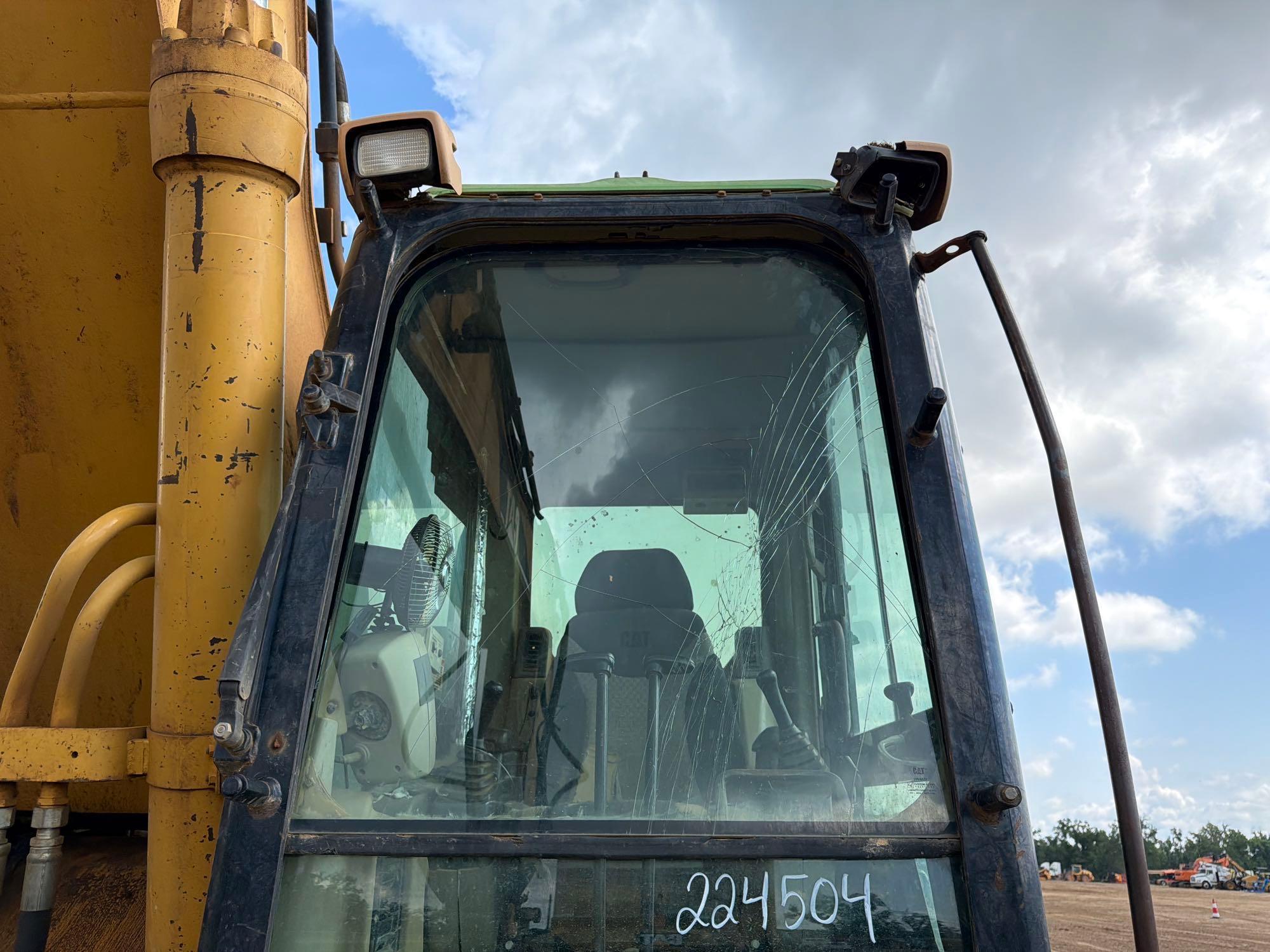 2003 Caterpillar 330C L