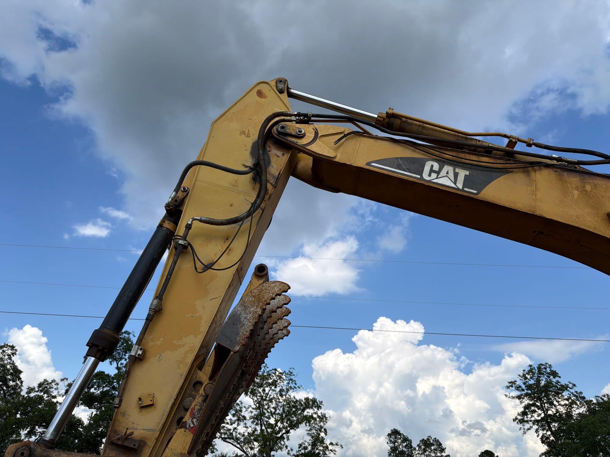 2003 Caterpillar 330C L