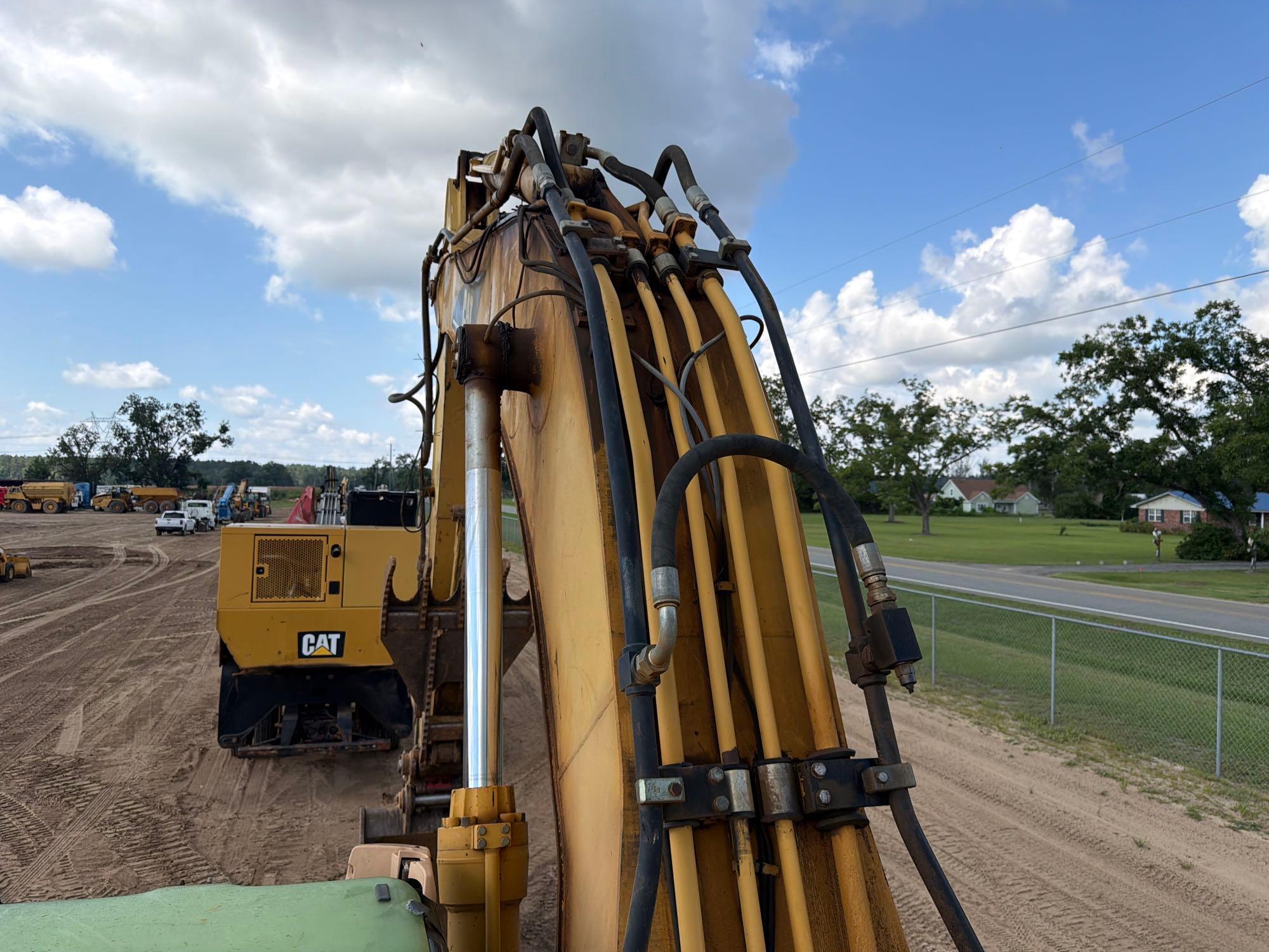 2003 Caterpillar 330C L