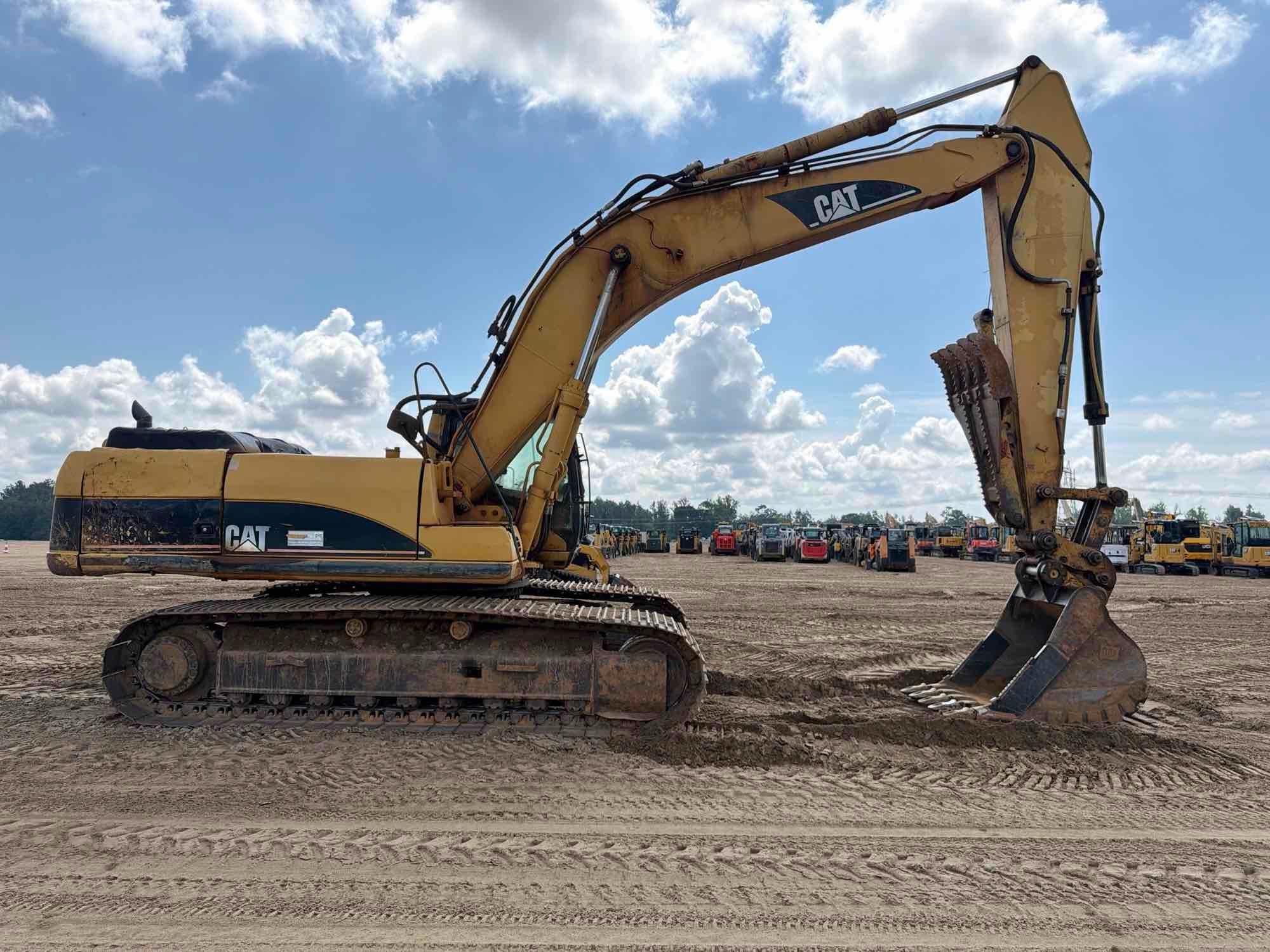 2003 Caterpillar 330C L