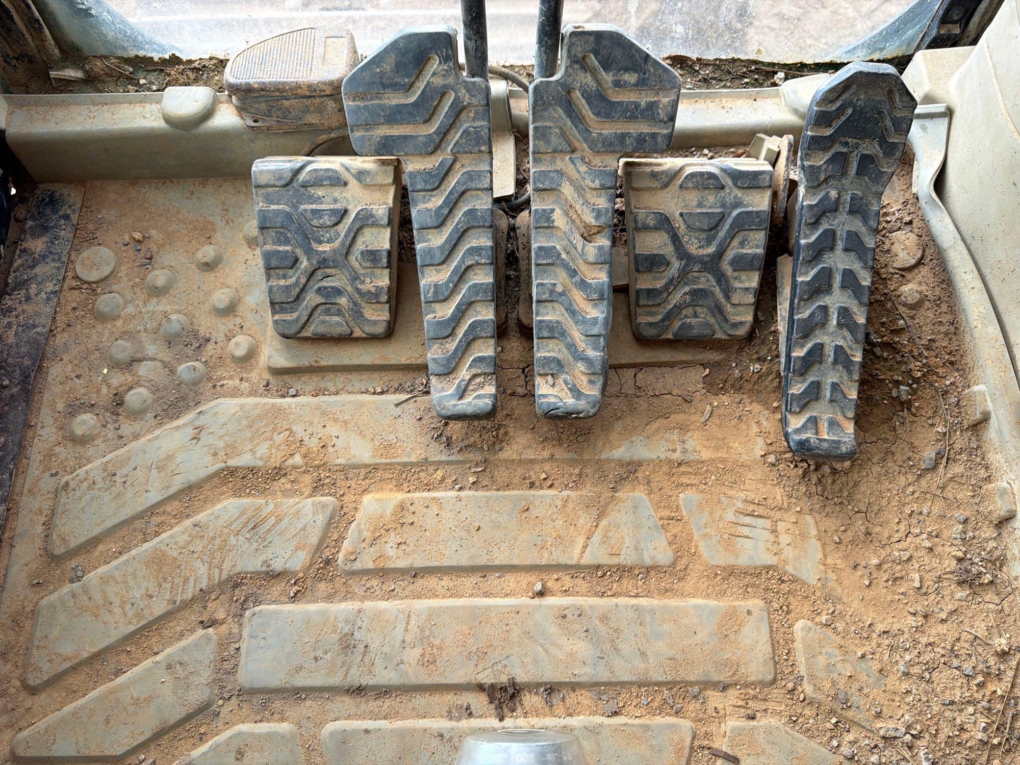 2003 Caterpillar 330C L