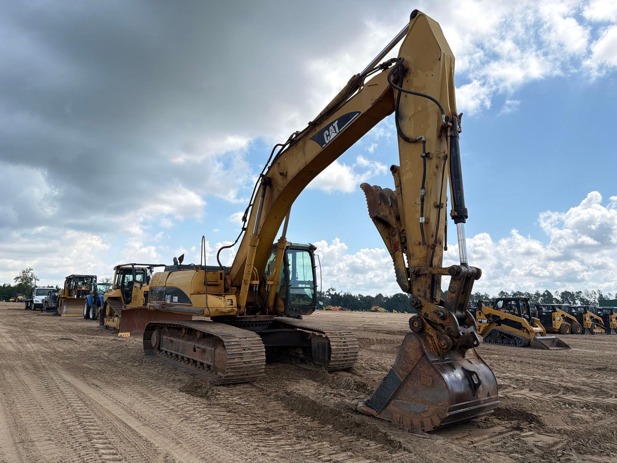 2003 Caterpillar 330C L