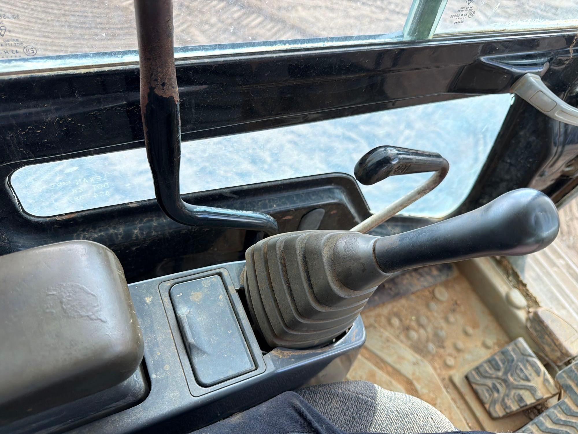 2003 Caterpillar 330C L