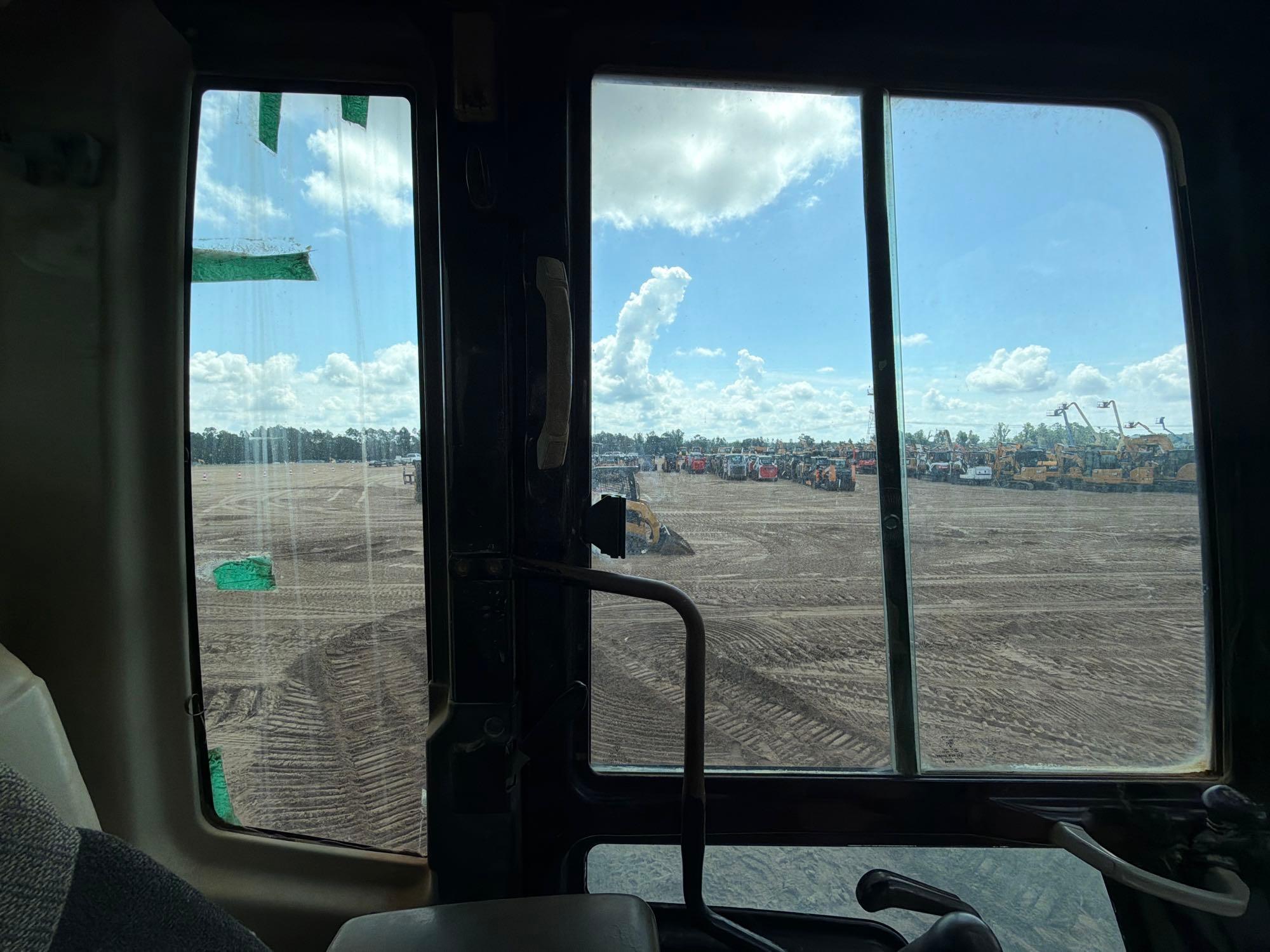 2003 Caterpillar 330C L