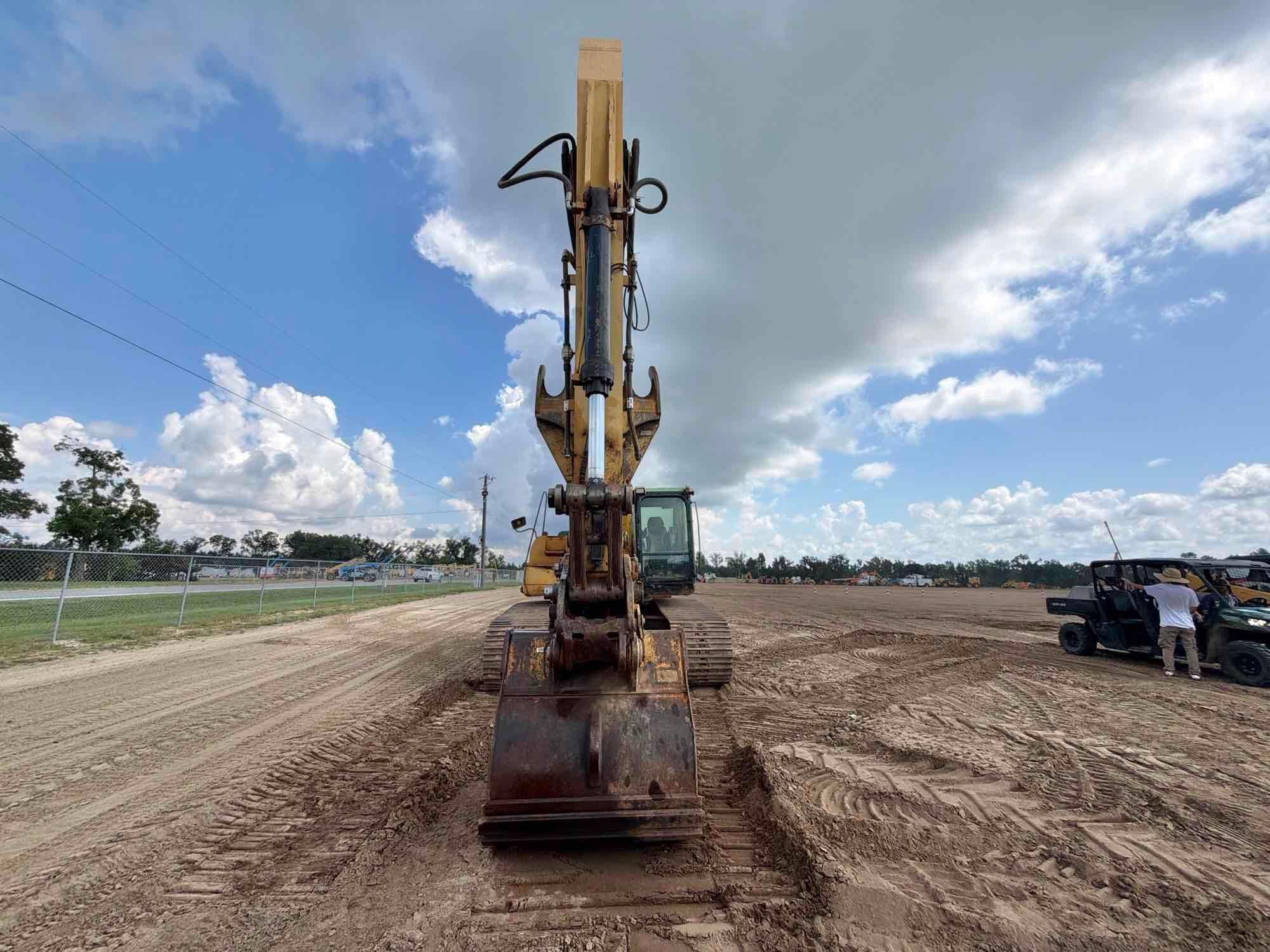2003 Caterpillar 330C L