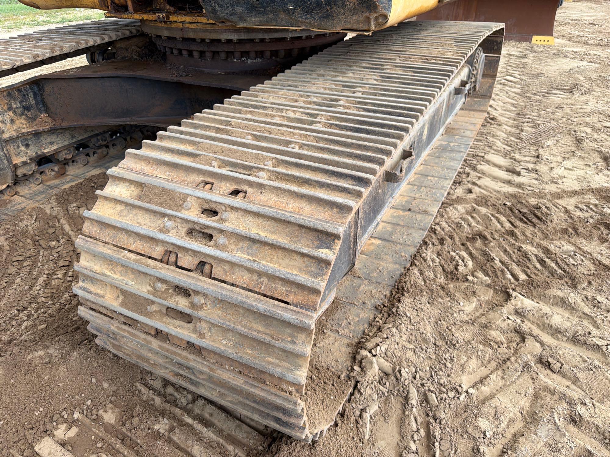 2003 Caterpillar 330C L