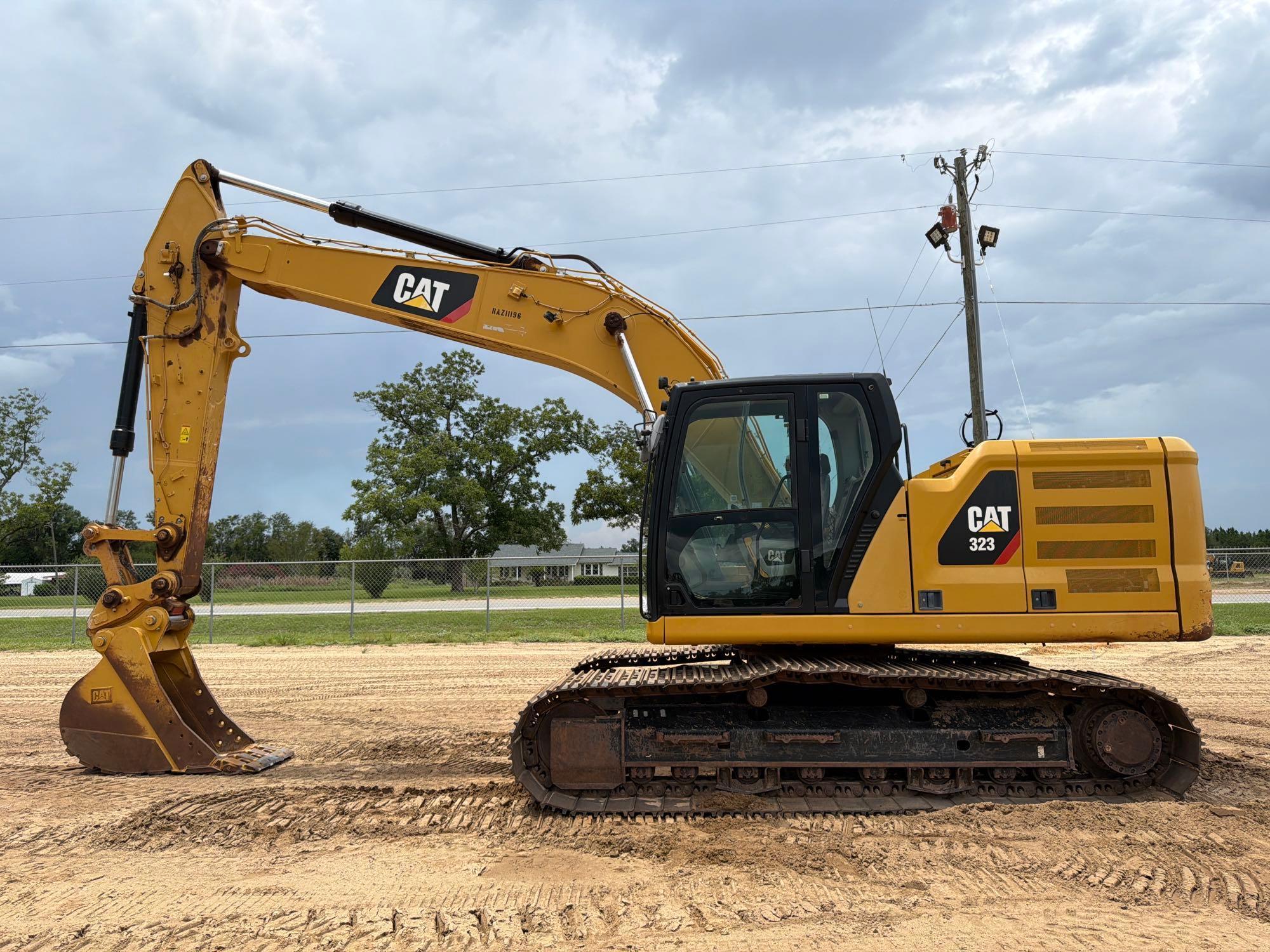 2019 Caterpillar 323