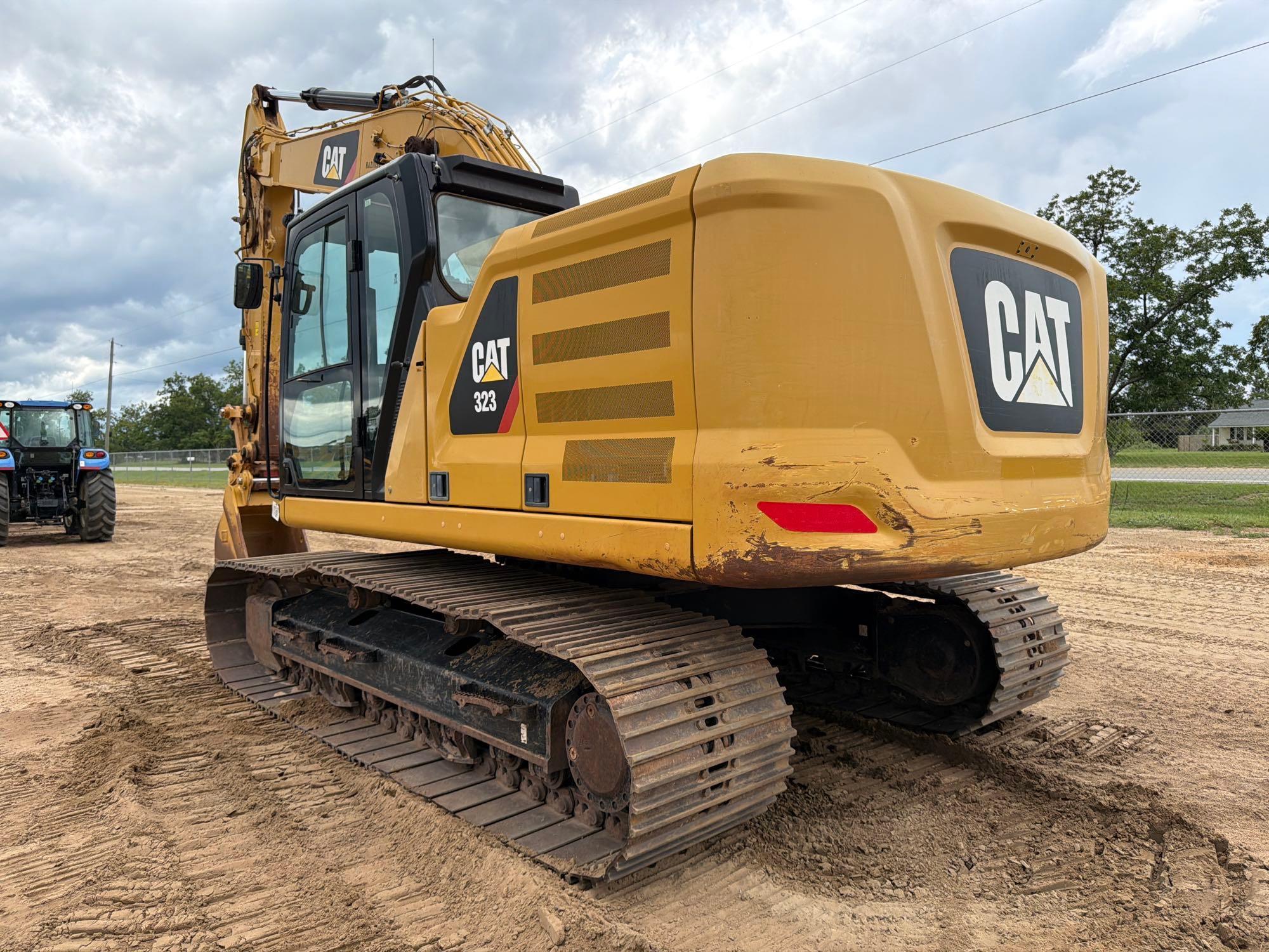 2019 Caterpillar 323