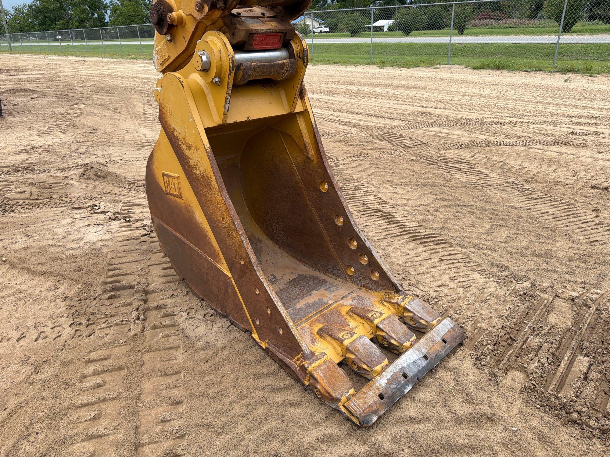 2019 Caterpillar 323