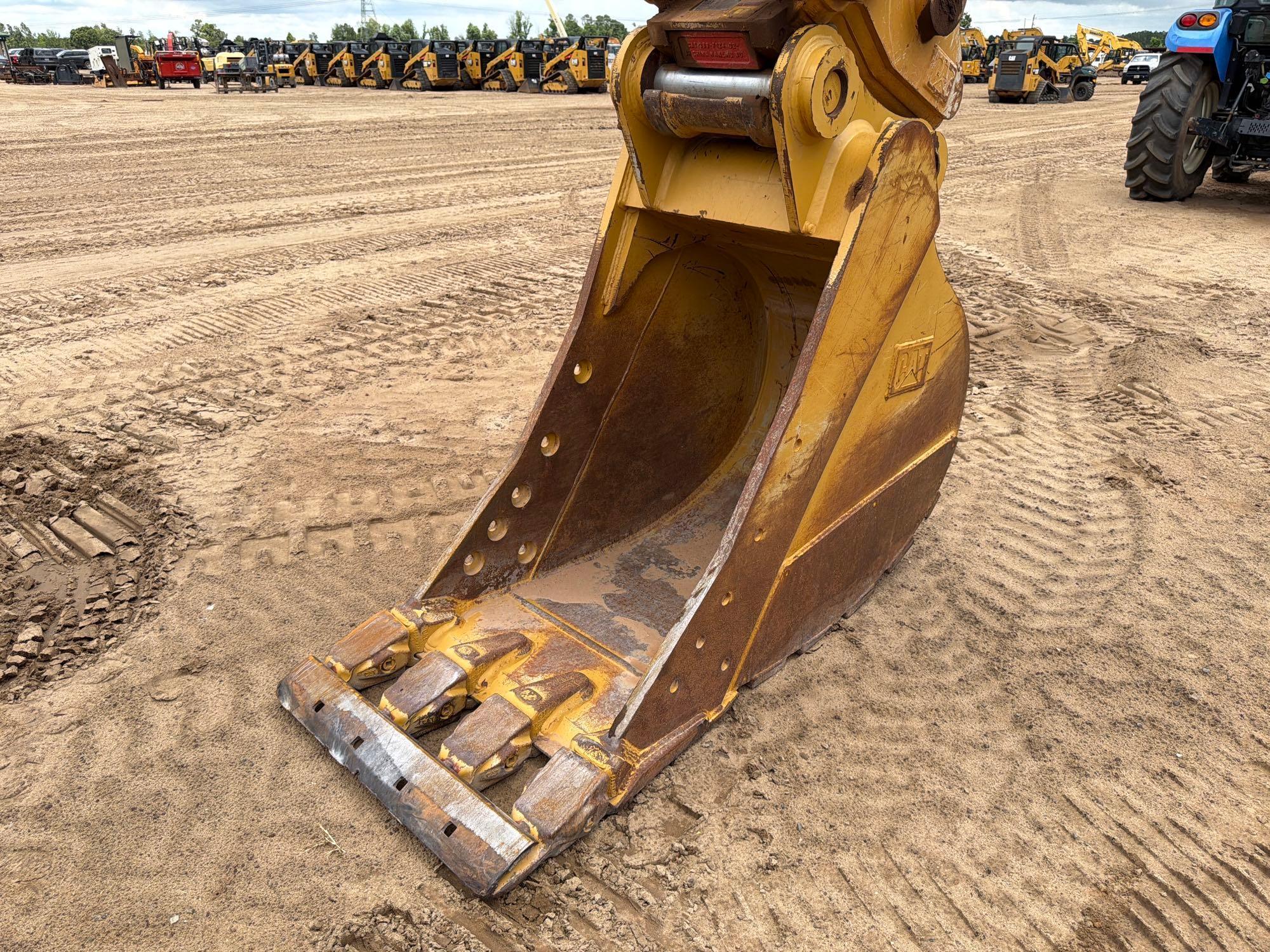 2019 Caterpillar 323