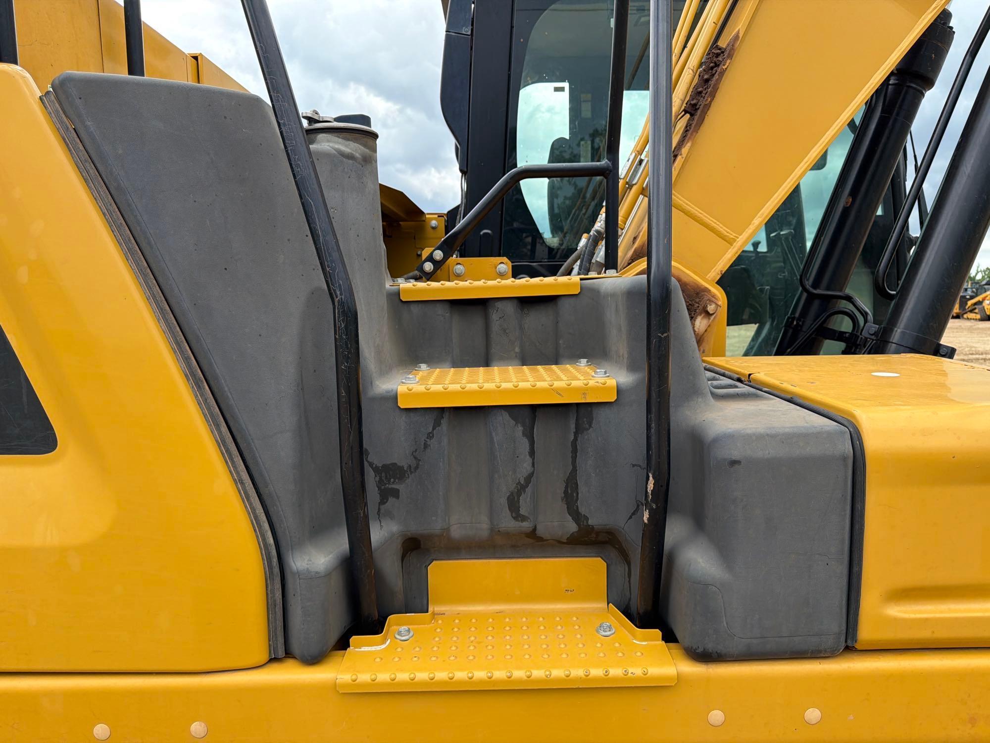 2019 Caterpillar 323