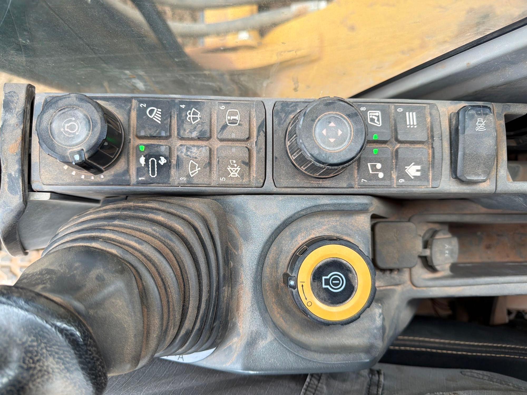 2019 Caterpillar 323