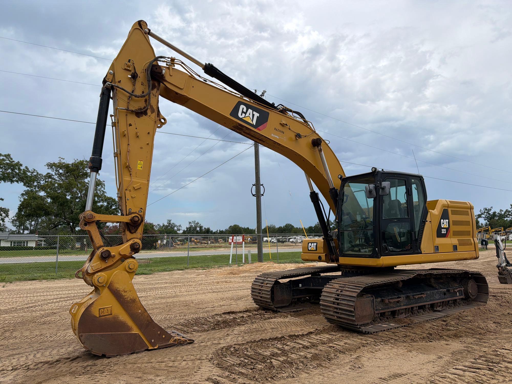2019 Caterpillar 323