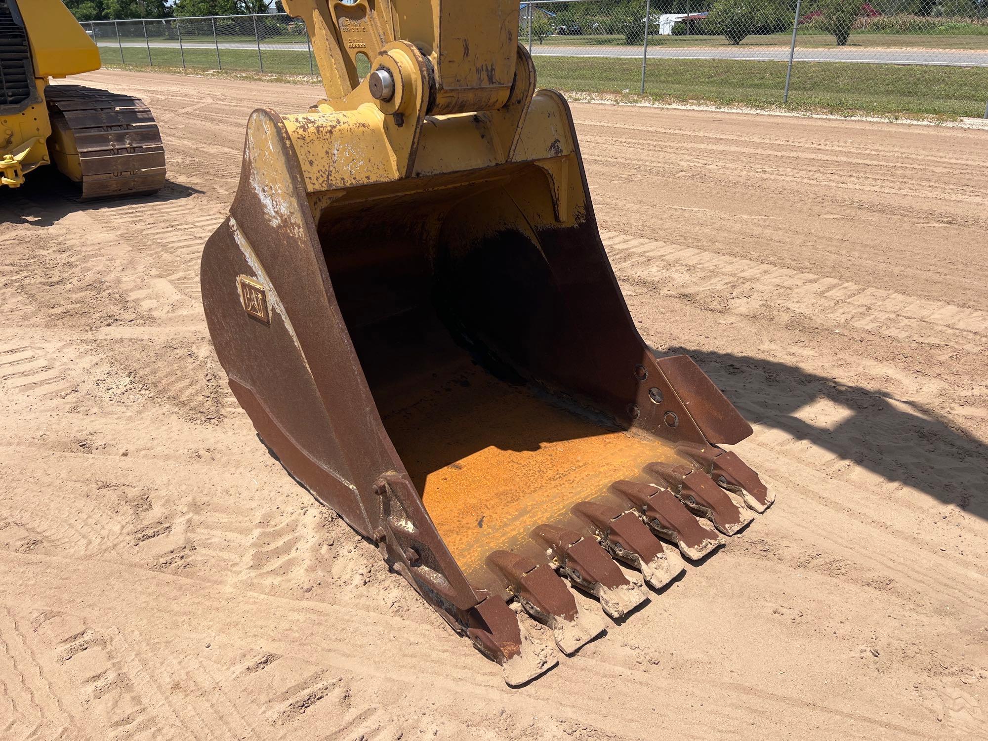 2022 Caterpillar 320