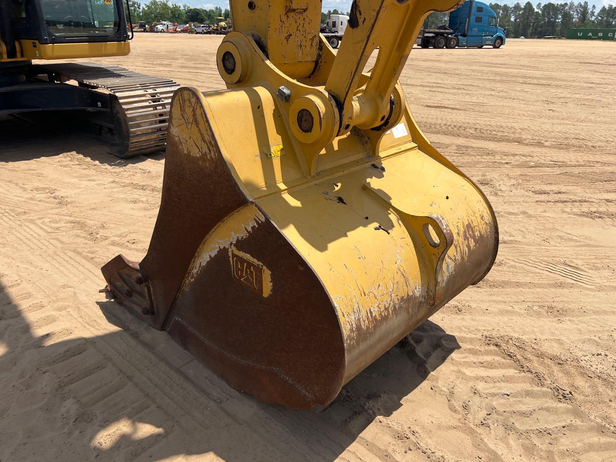 2022 Caterpillar 320