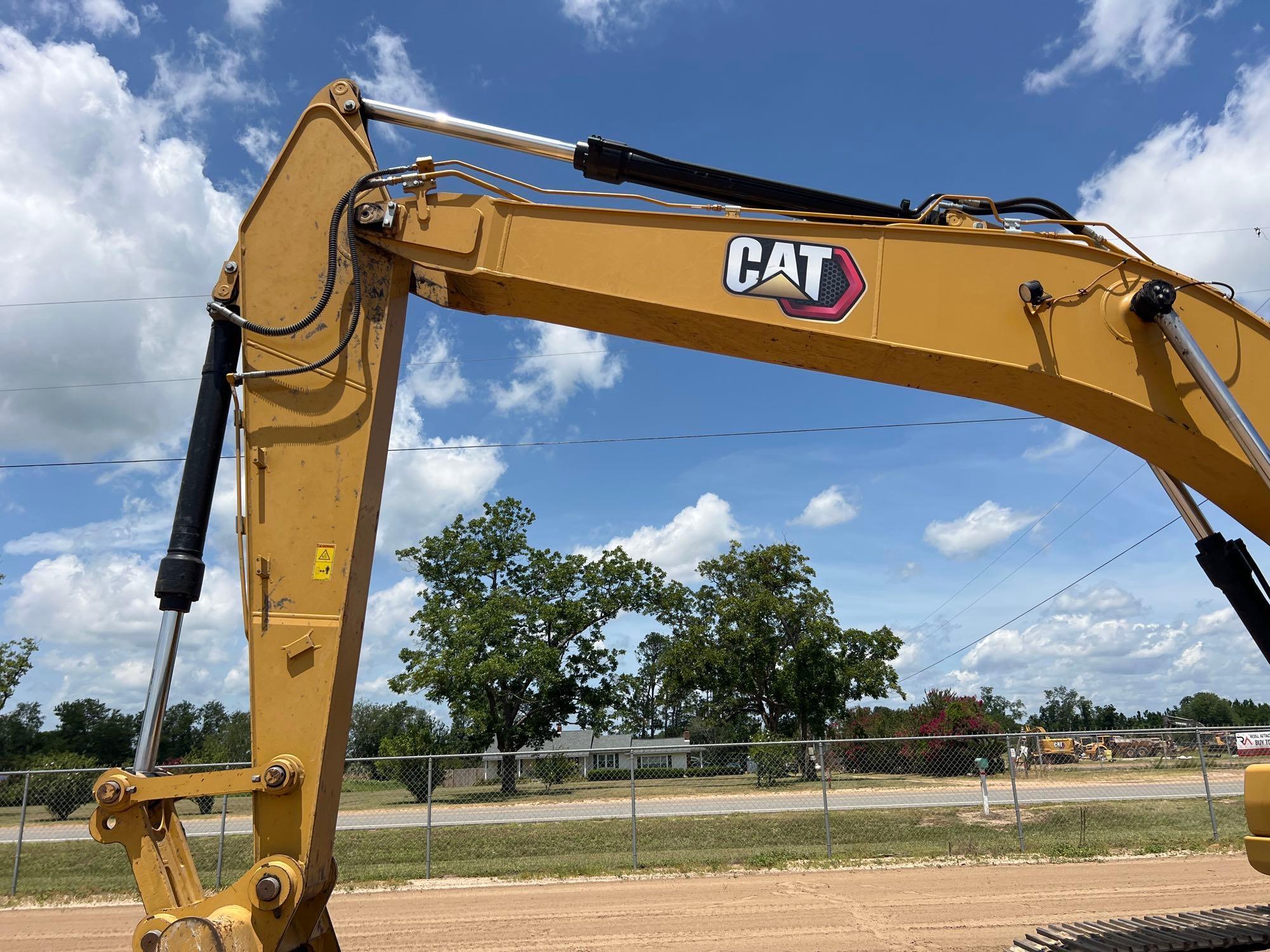 2022 Caterpillar 320
