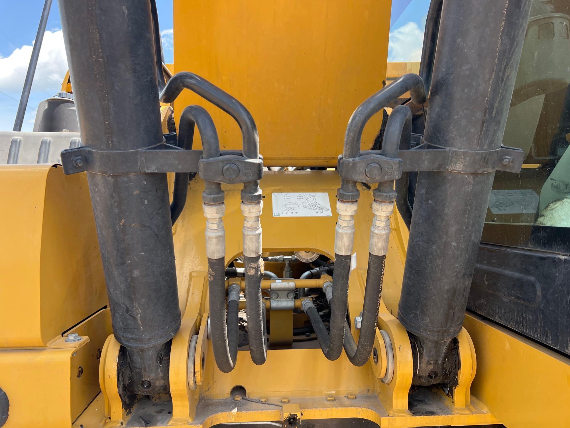 2022 Caterpillar 320
