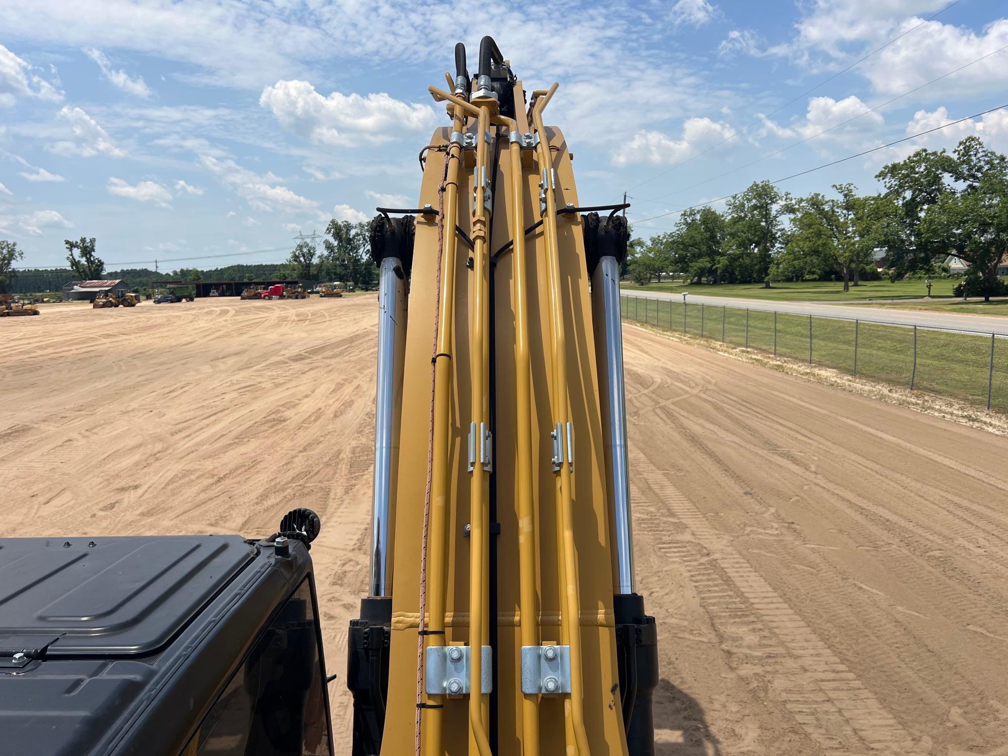 2022 Caterpillar 320
