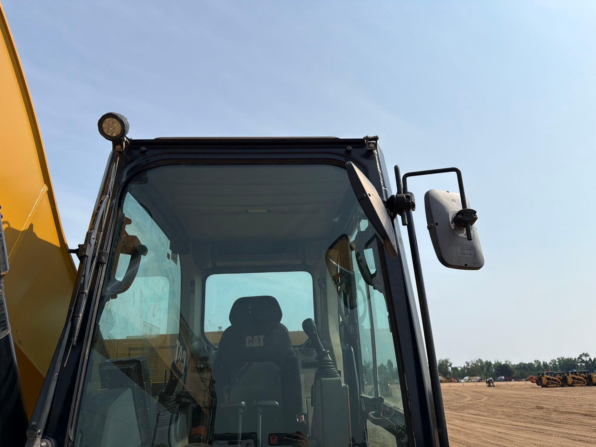 2019 Caterpillar 320