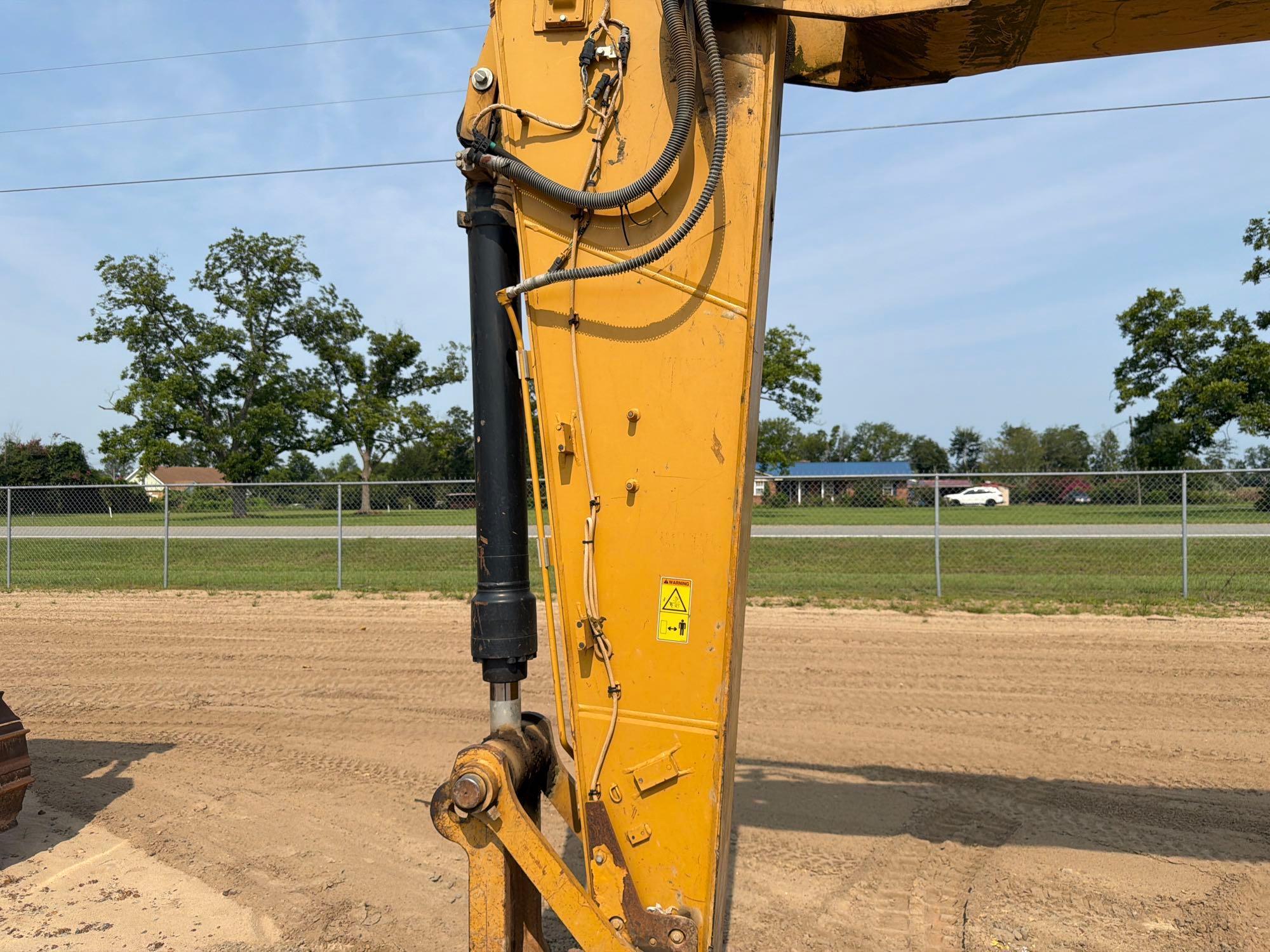 2019 Caterpillar 320
