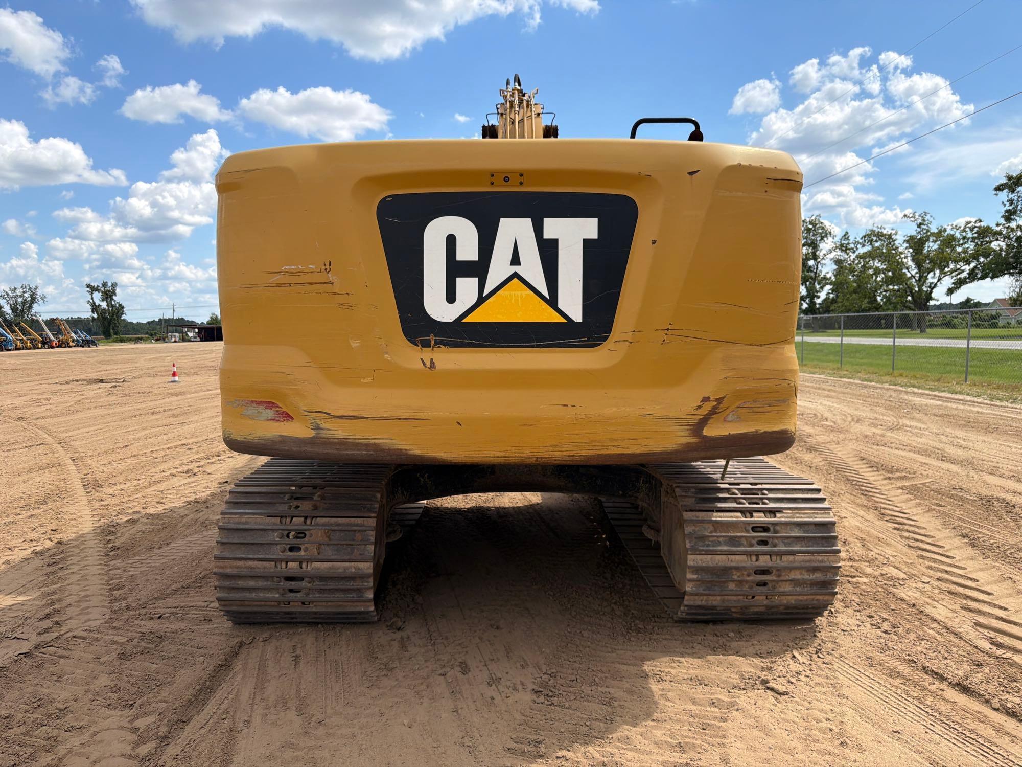 2019 Caterpillar 320