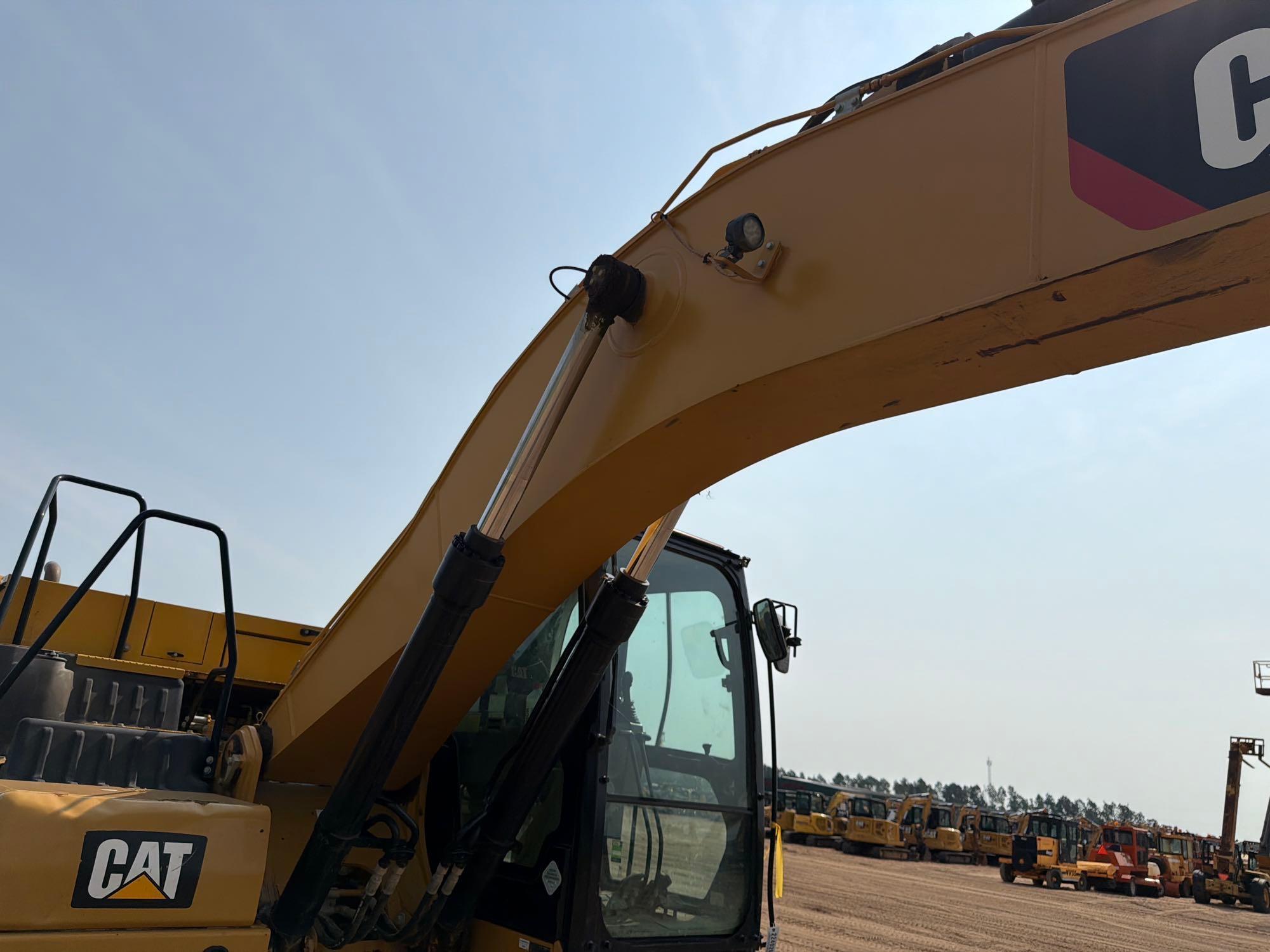 2019 Caterpillar 320